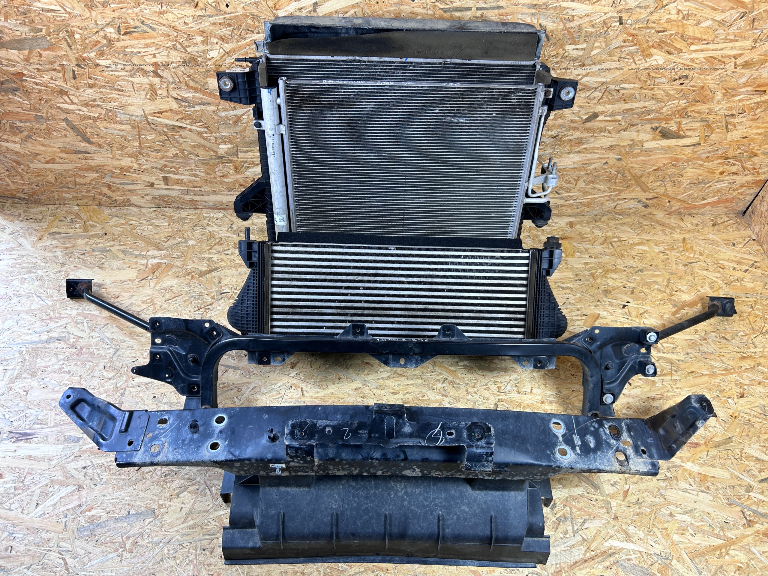 PAS PRZEDNI WZMOCNIENIE BELKA CHŁODNICE FORD RANGER RAPTOR 2.0 DIESEL 2018-