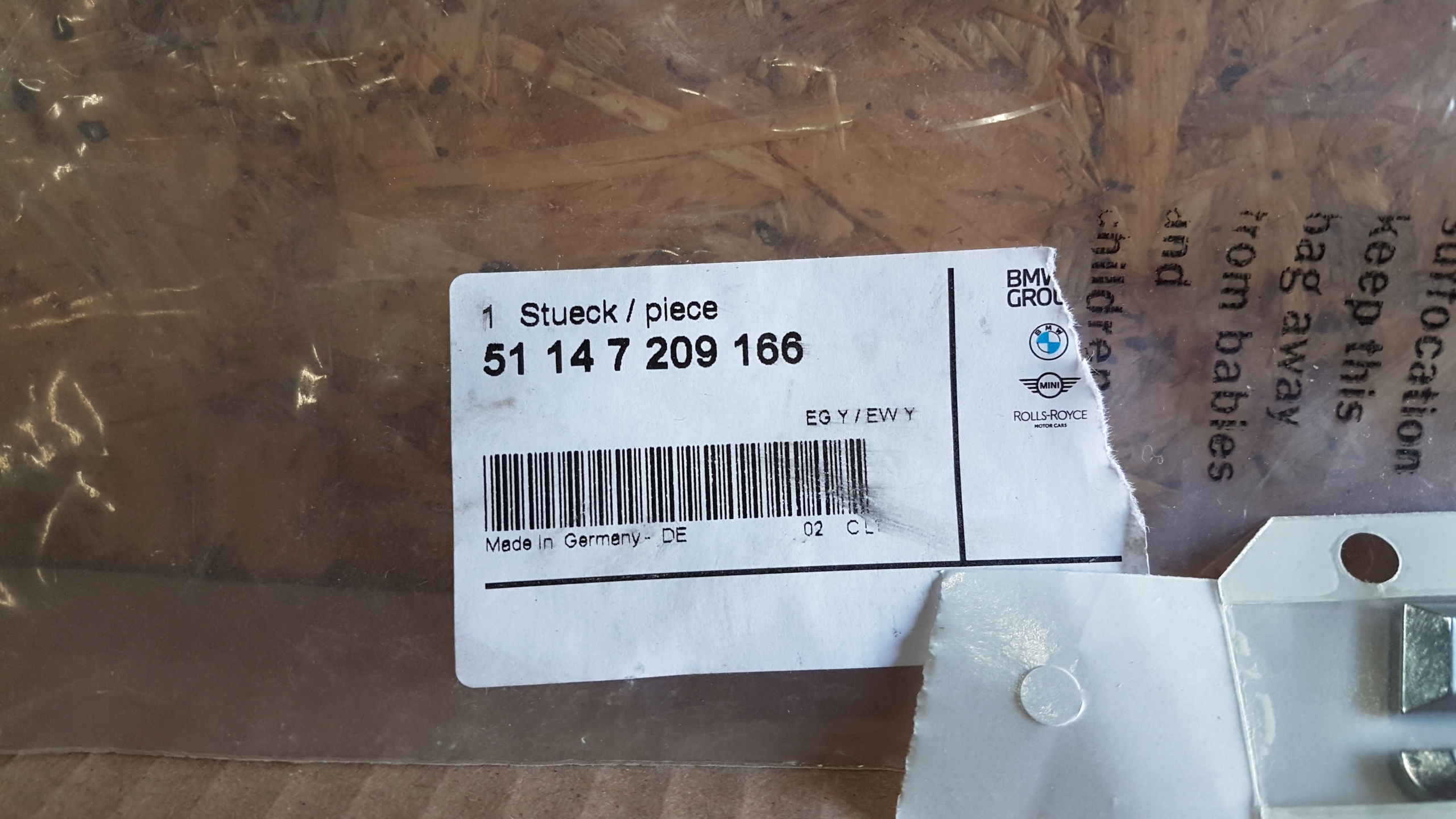 EMBLEMAT KLAPY BAGAŻNIKA BMW 5 F11 535d NOWY ORYGINAŁ!!! Marka BMW