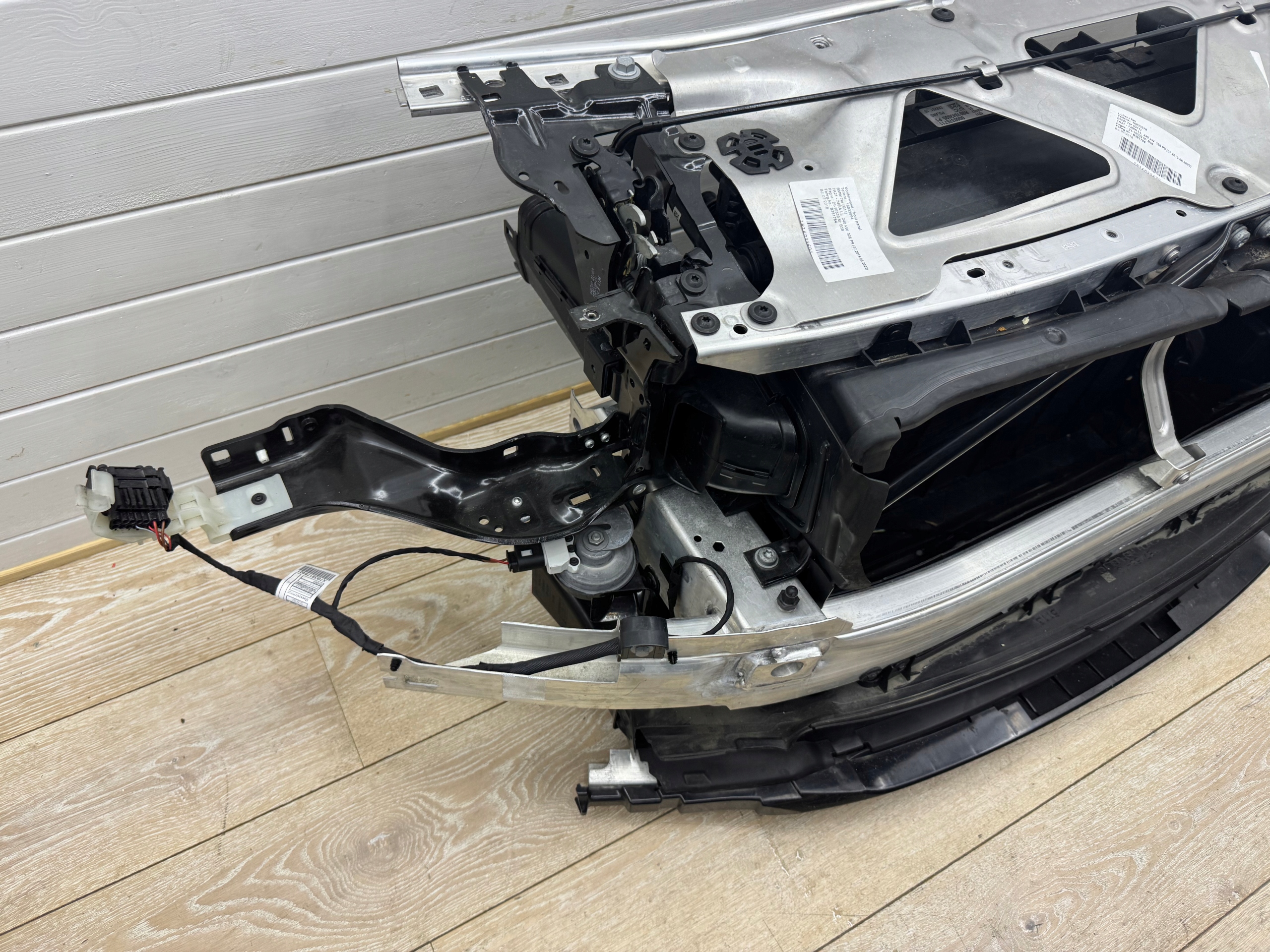 BMW 7 G11 G12 740i petrol support panel for radiators radiator pillar front