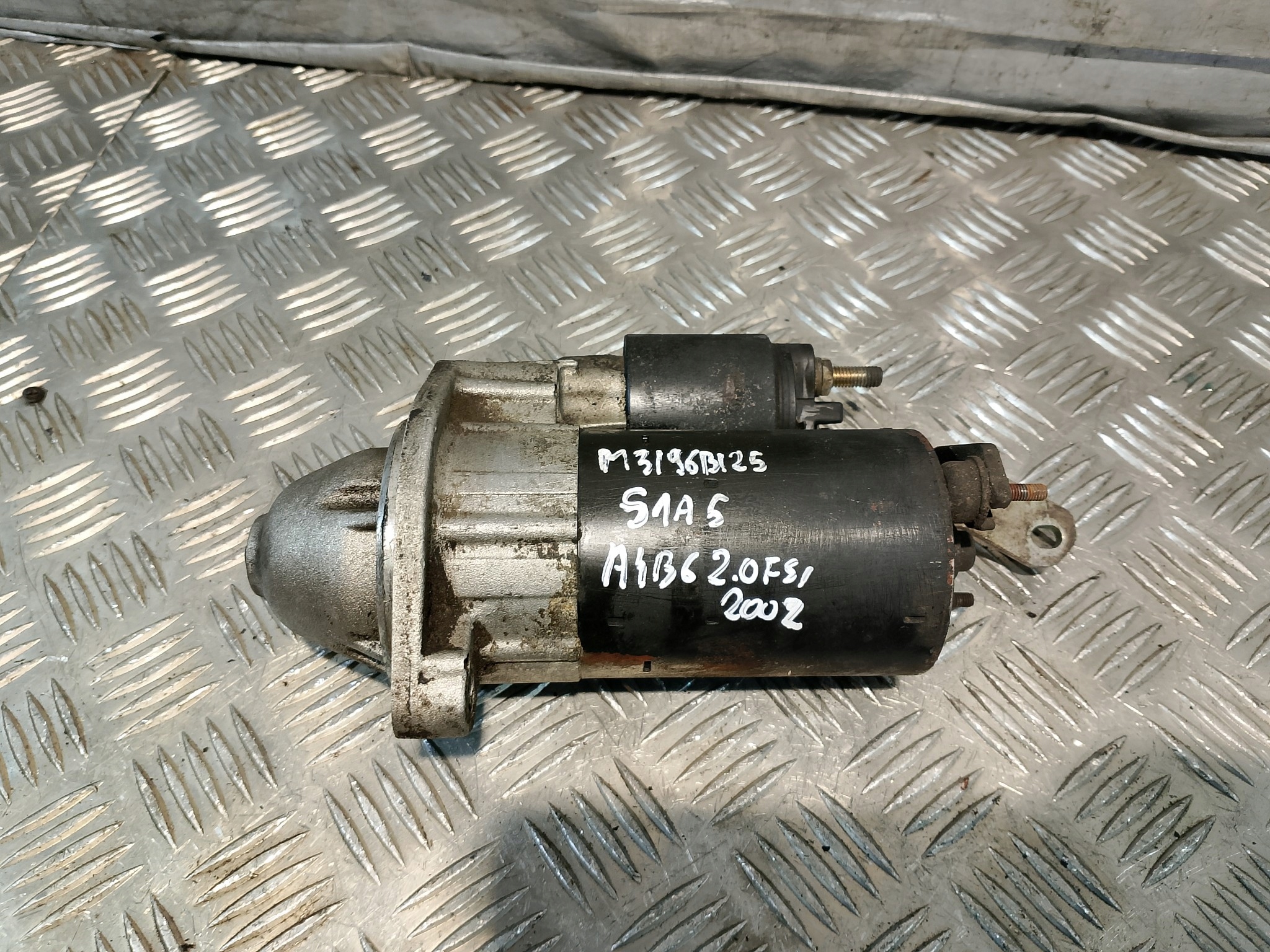 startér MOTORU AUDI A4 B6 2.0 FSI 06B911023 0001107073