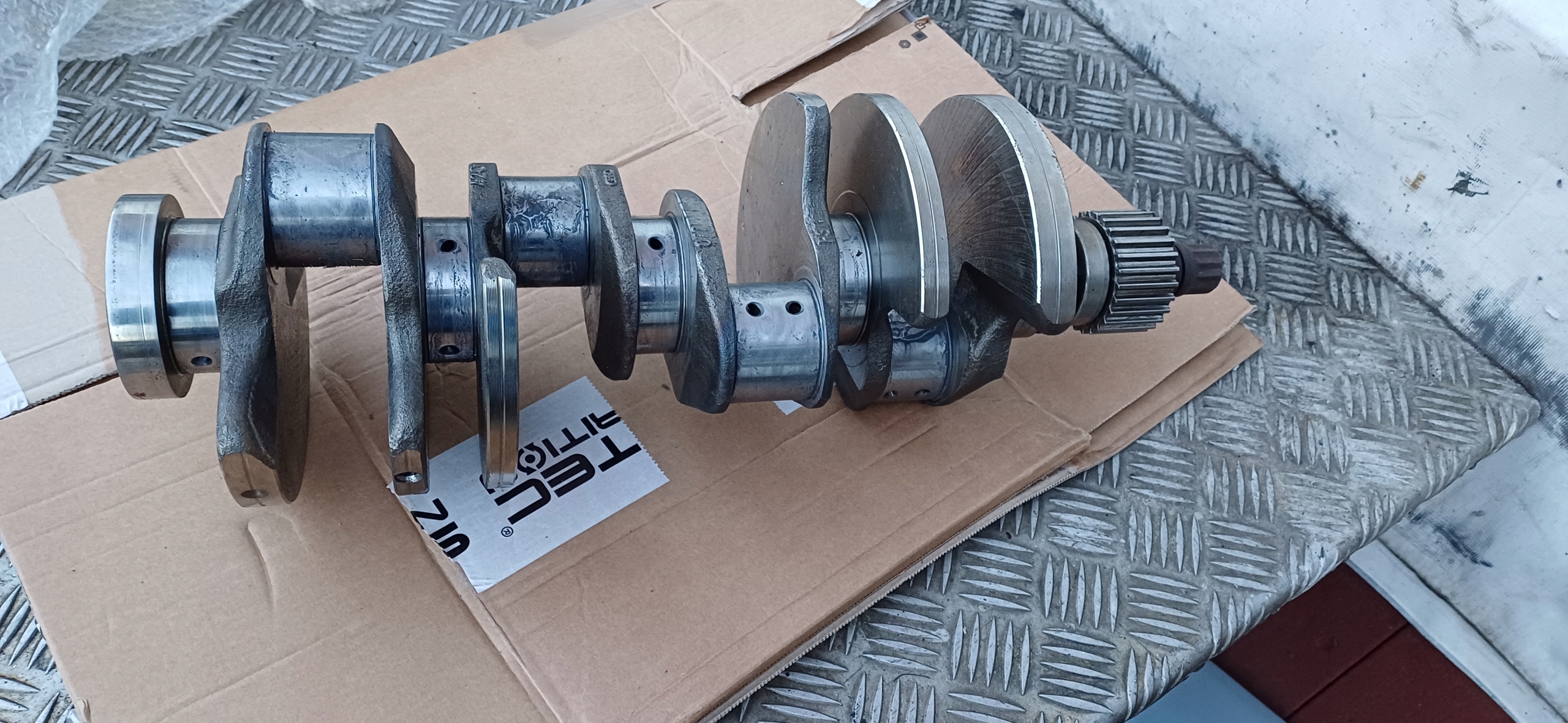 AUDI A6 C5 4.2 V8 crank 770