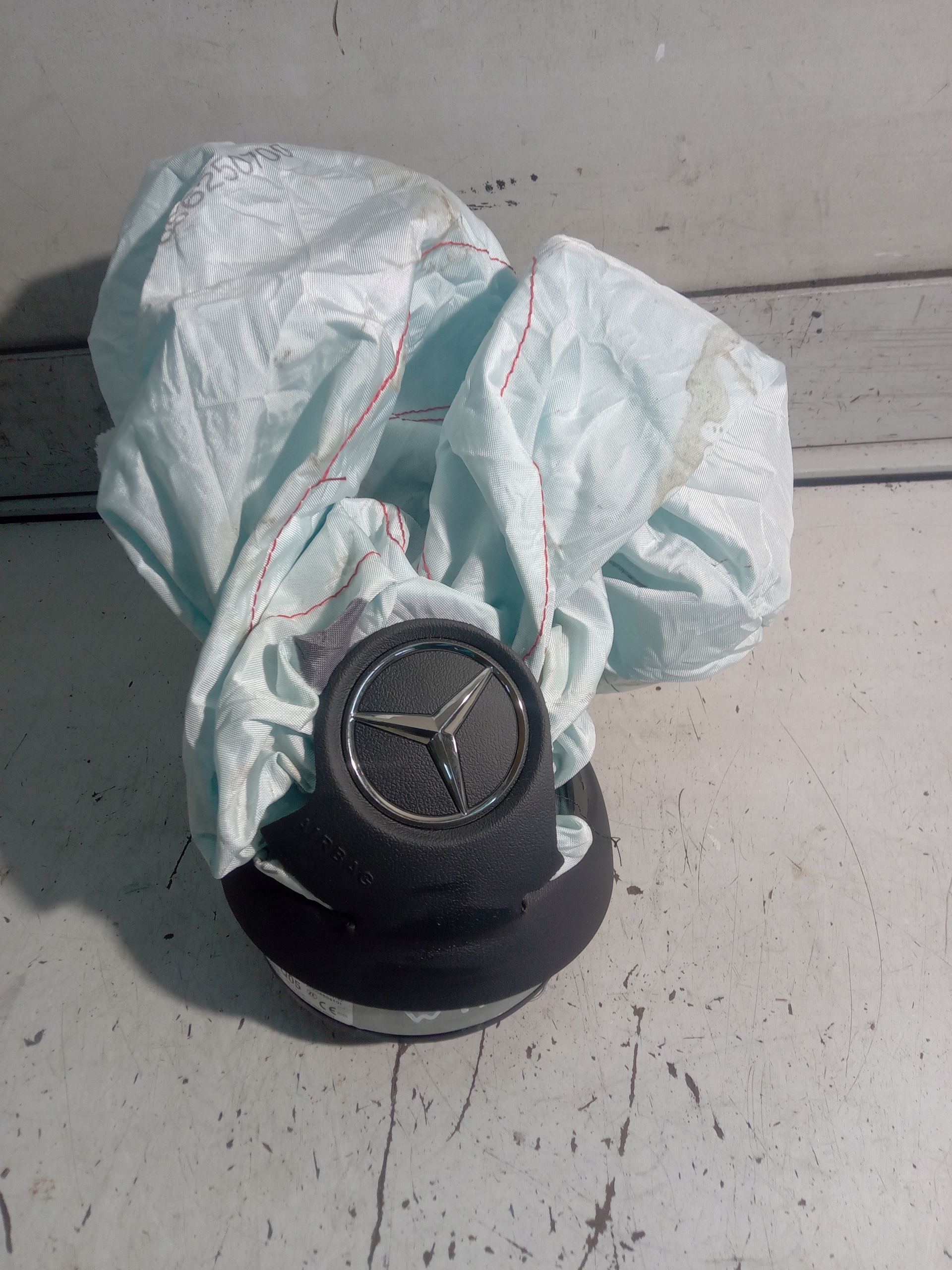 MERCEDES W177 подушка водителя A0008604101