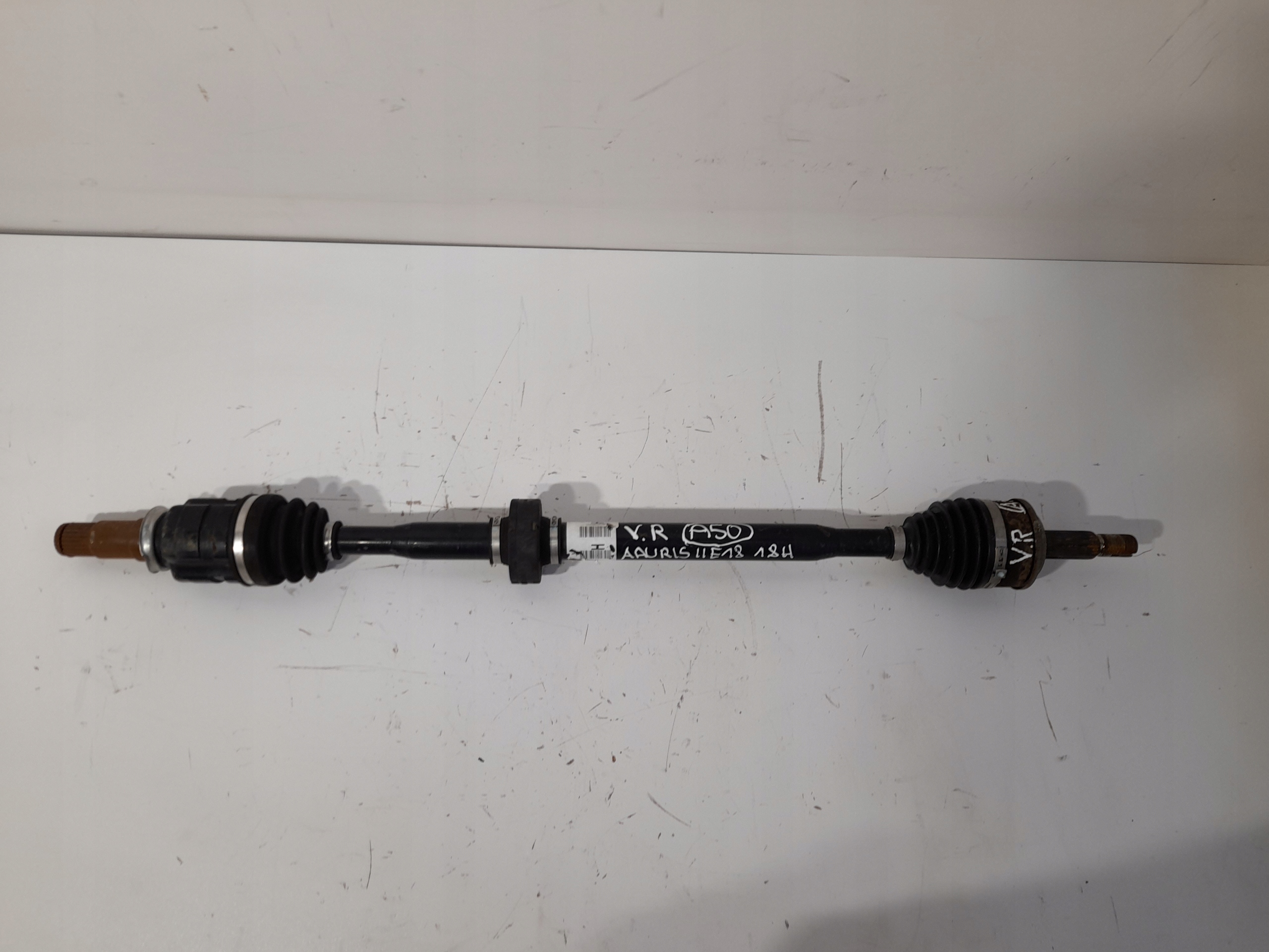 TOYOTA AURIS II semi-axis front right EBJ92MBC194 (A50)