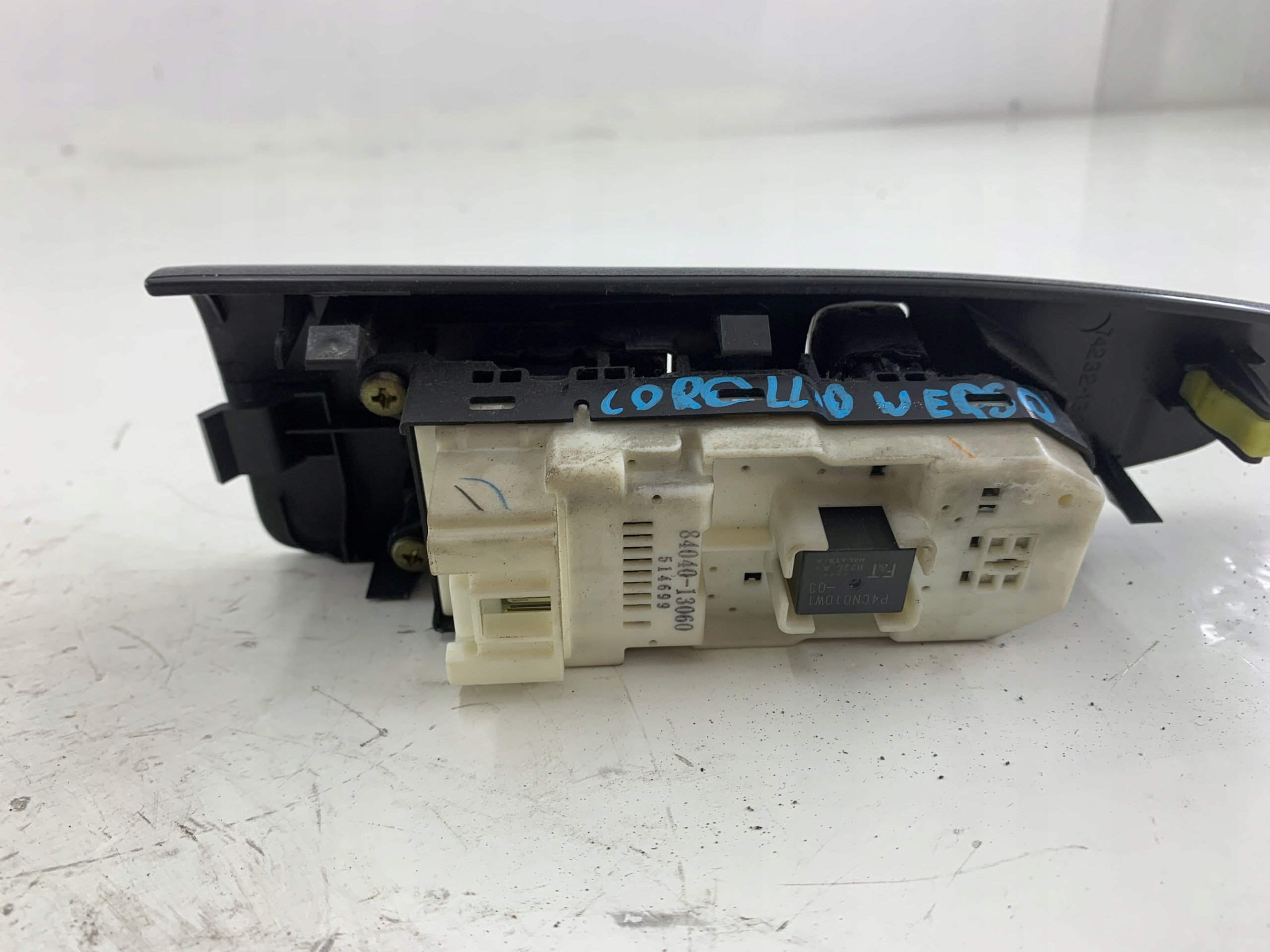 TOYOTA COROLLA VERSO PANEL okna levý předek 84040-13060