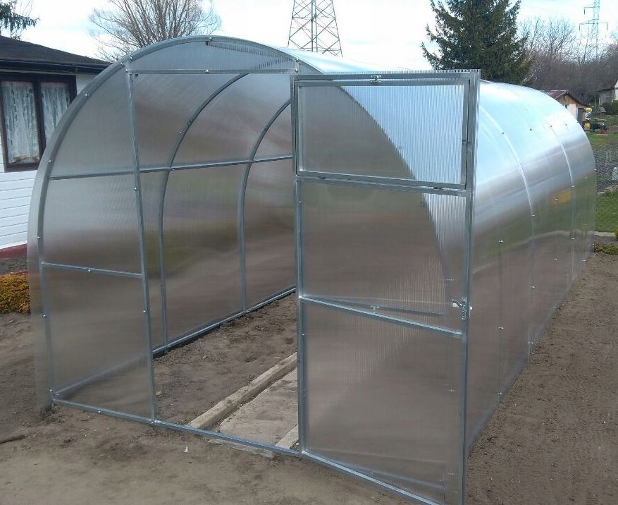 Szklarnia z poliwęglanu Tunel ogrodowy 2,4x8 m profile 20x20 poliwęglan 6mm Długość 8 m