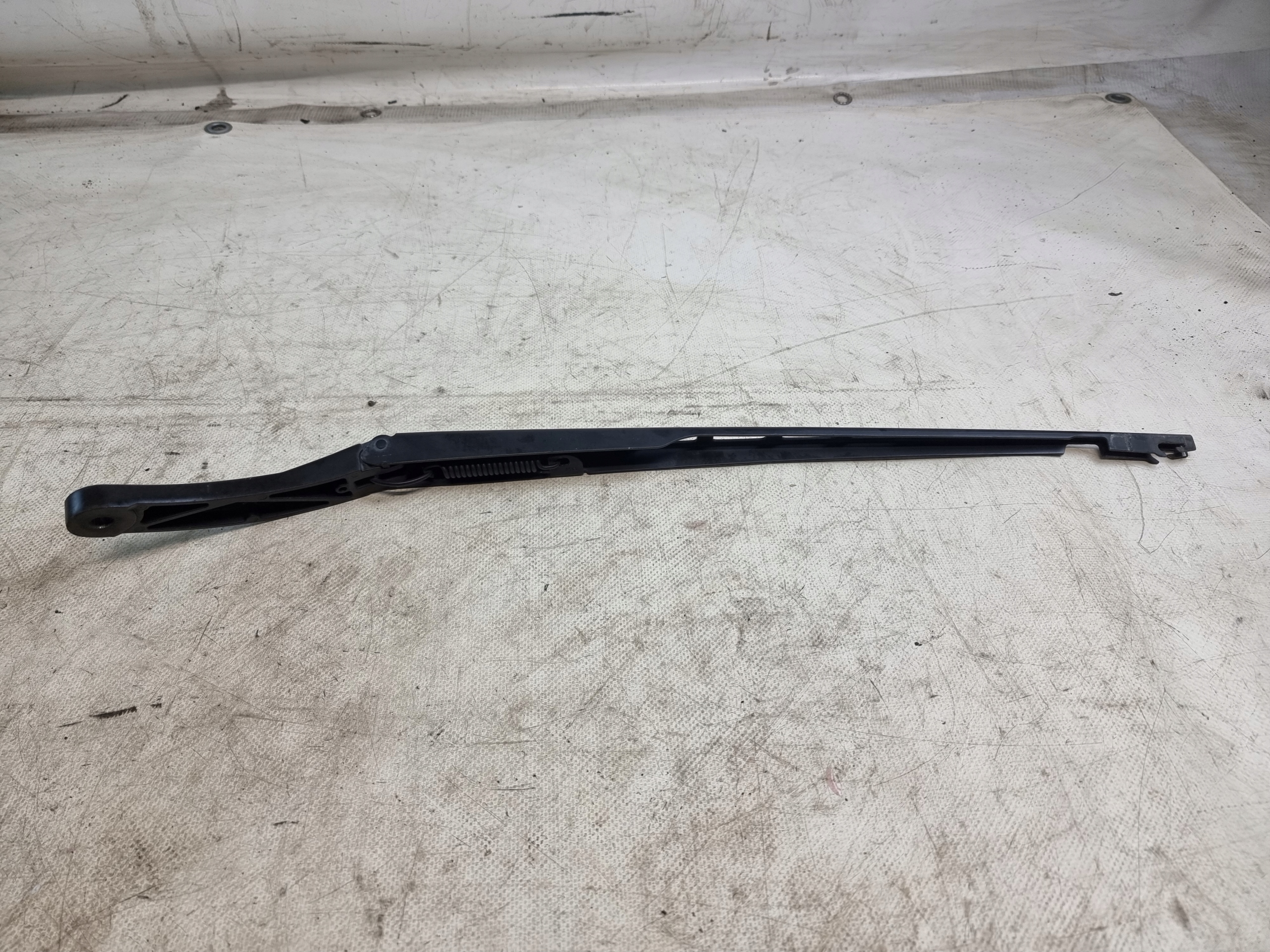 wiper arm right front AUDI A6 C6 05R