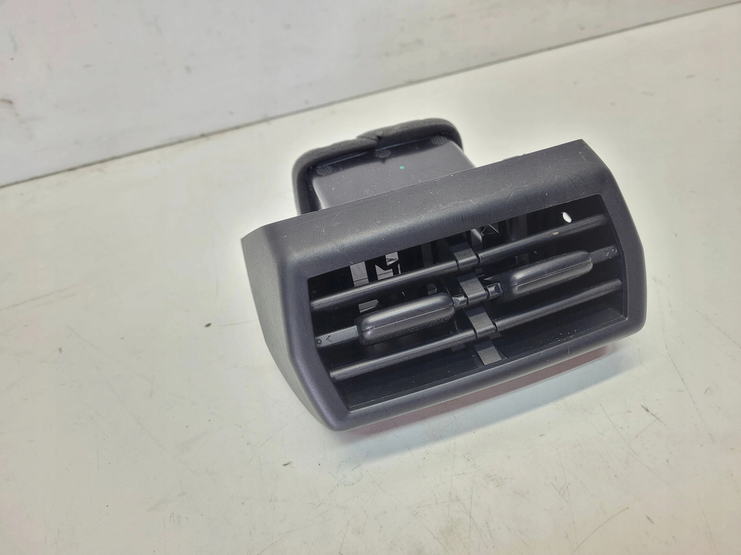 grid air conditioning devices rear part rear TUNELU AUDI Q4 E-TRON 89C819203