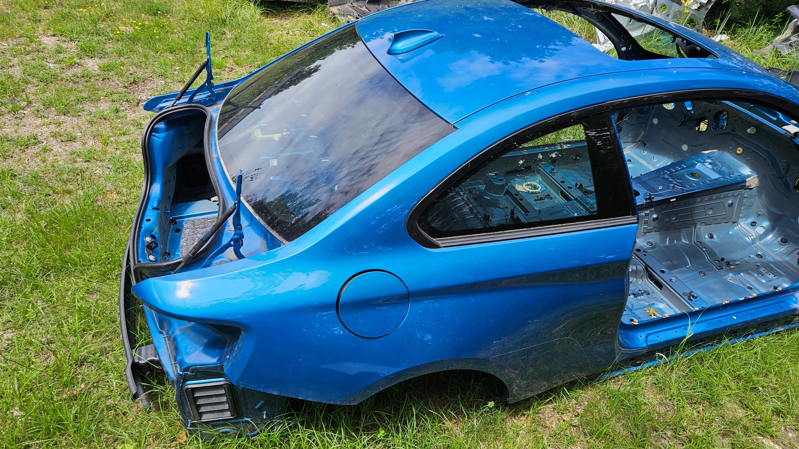 BMW M2 F87 ЧЕТВЕРТЬ ЛЕВЫЙ ЗАД. КРЫЛО ЦВЕТ C16 LONG ПЛЯЖНЫЙ BLUE