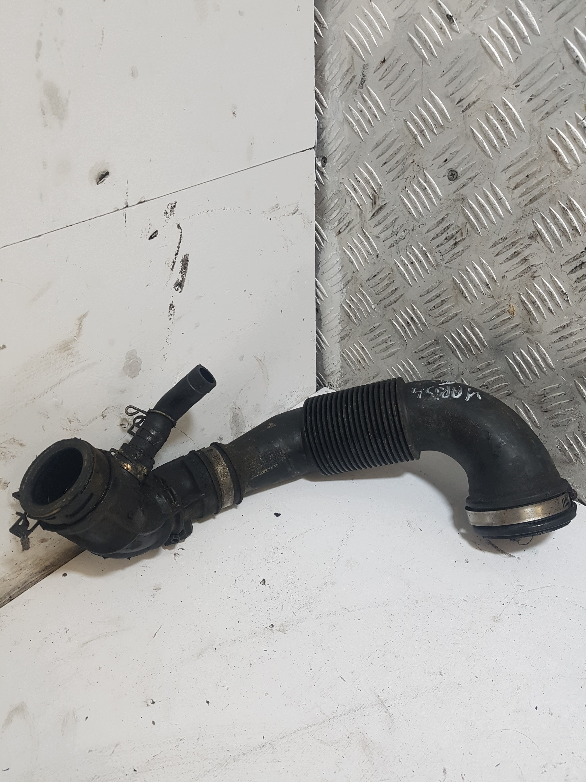 wiring pipe intake air TOYOTA YARIS 2