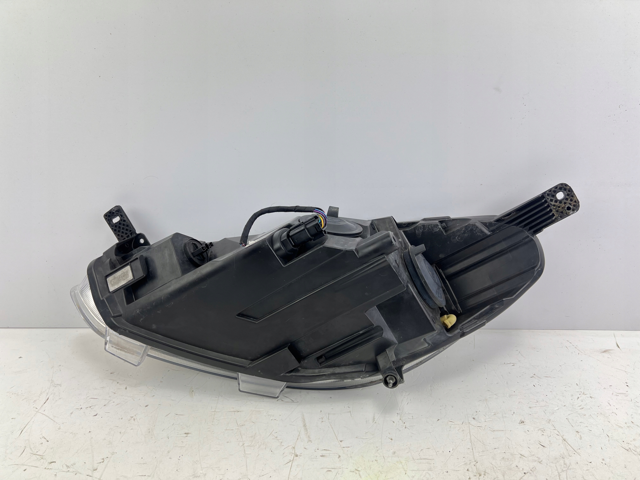 lights front FORD FIESTA MK8 H1BB-13W029-AD H1BB-13W030-AD