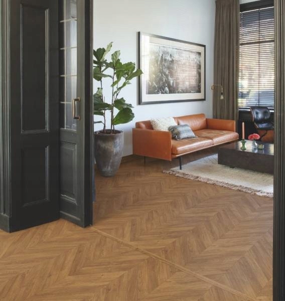 Panele Podłogowe Dąb Chevron Brązowy Wodoodporne AC4 8 mm V2 1.9m2 Stan opakowania oryginalne