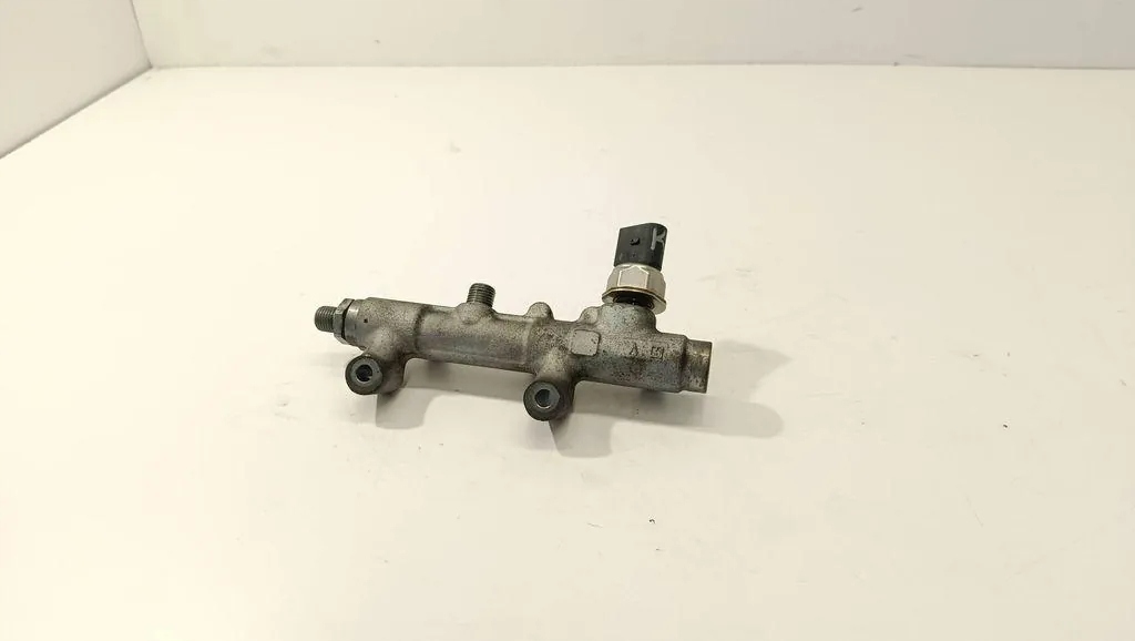 Audi OE 059130089BS топливная рейка