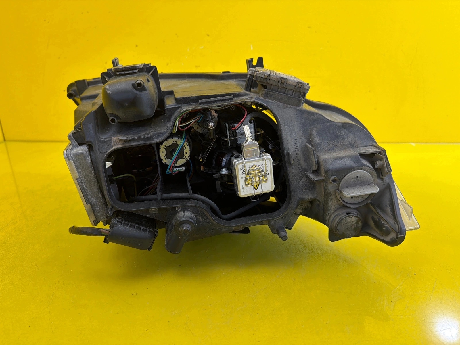 light left BMW 3 E90 E91 BI-XENON Skretna 6942743.9