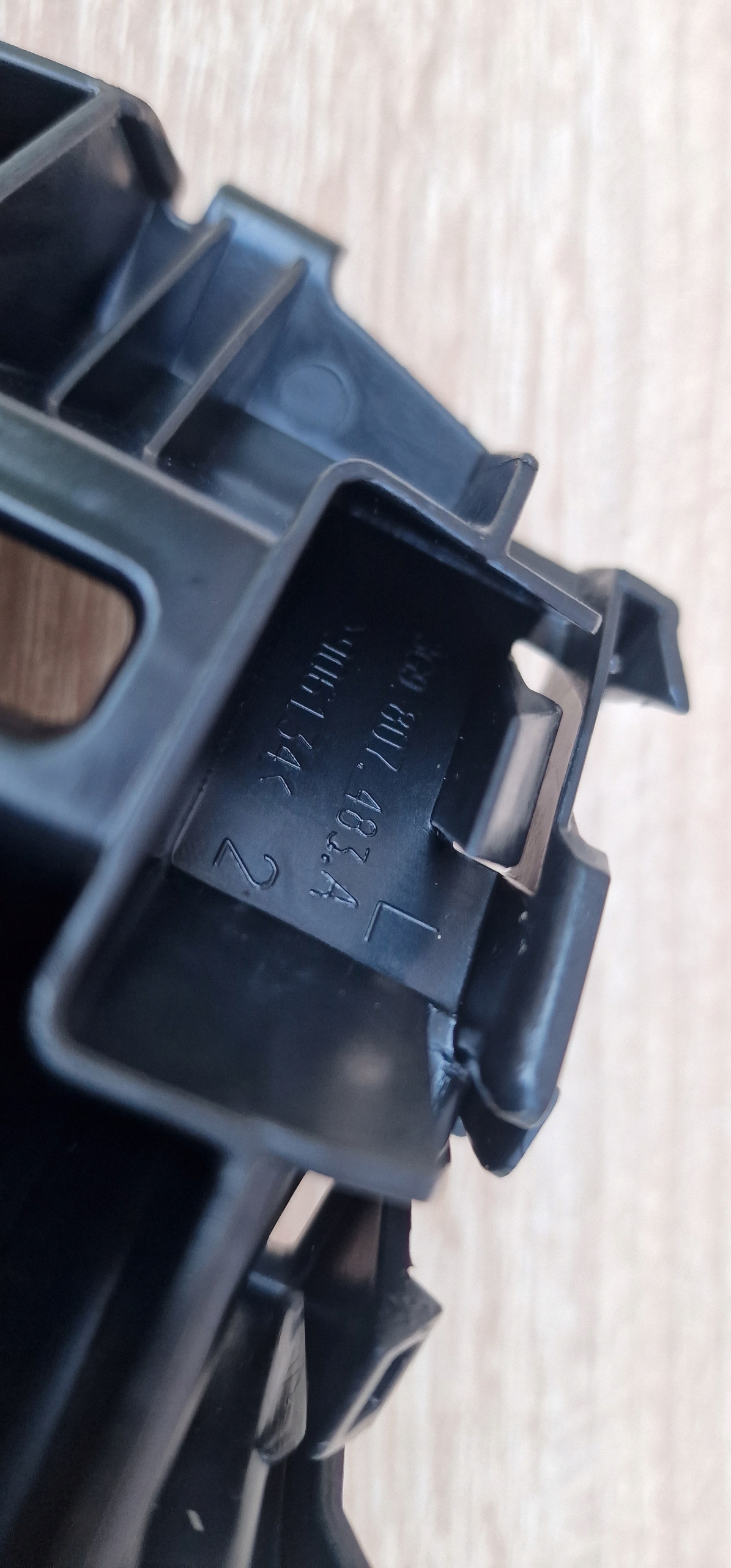 VW PASSAT B8 KOMBI 3G9 bumper bracket left rear part 3G9807483A PAK13/JRT018