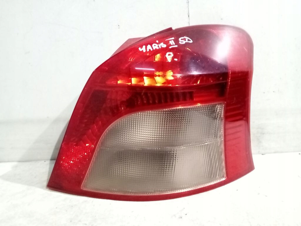 Toyota Yaris II 5D light right rear part rear