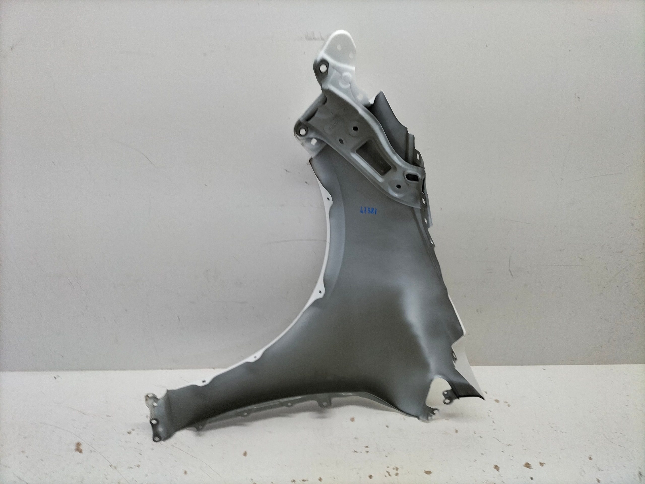 fender front front right TOYOTA COROLLA E21 18- HB KOMBI