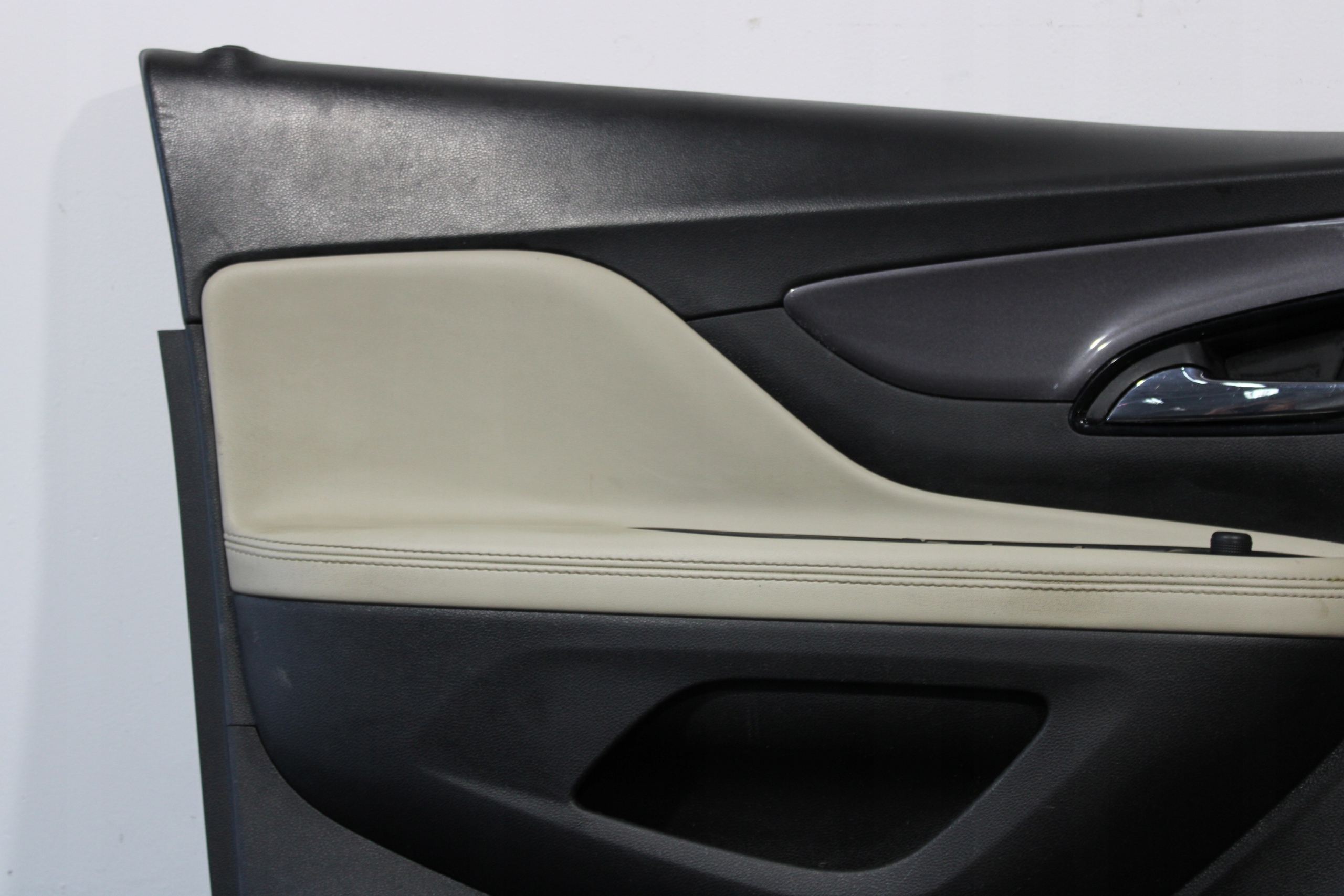 upholstery side door left front OPEL MOKKA X LIFT 2017