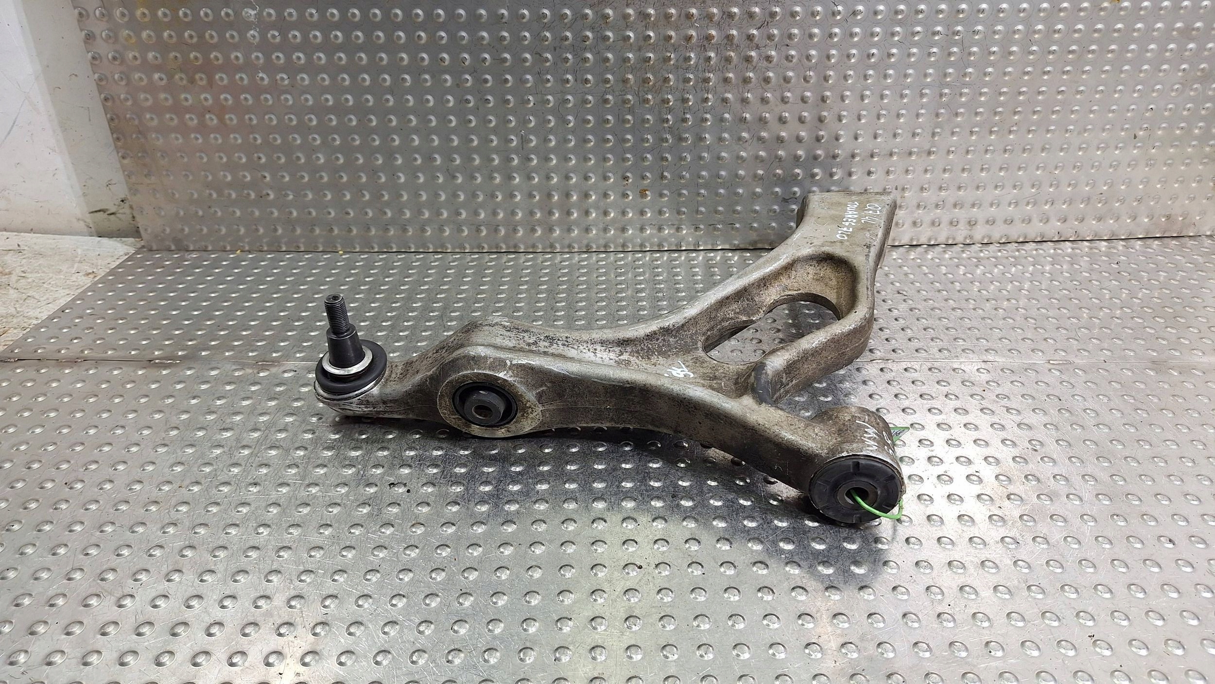 arm left front 7L84O7151E AUDI Q7 4L VW TOUAREG and PORSCHE CAYENNE and