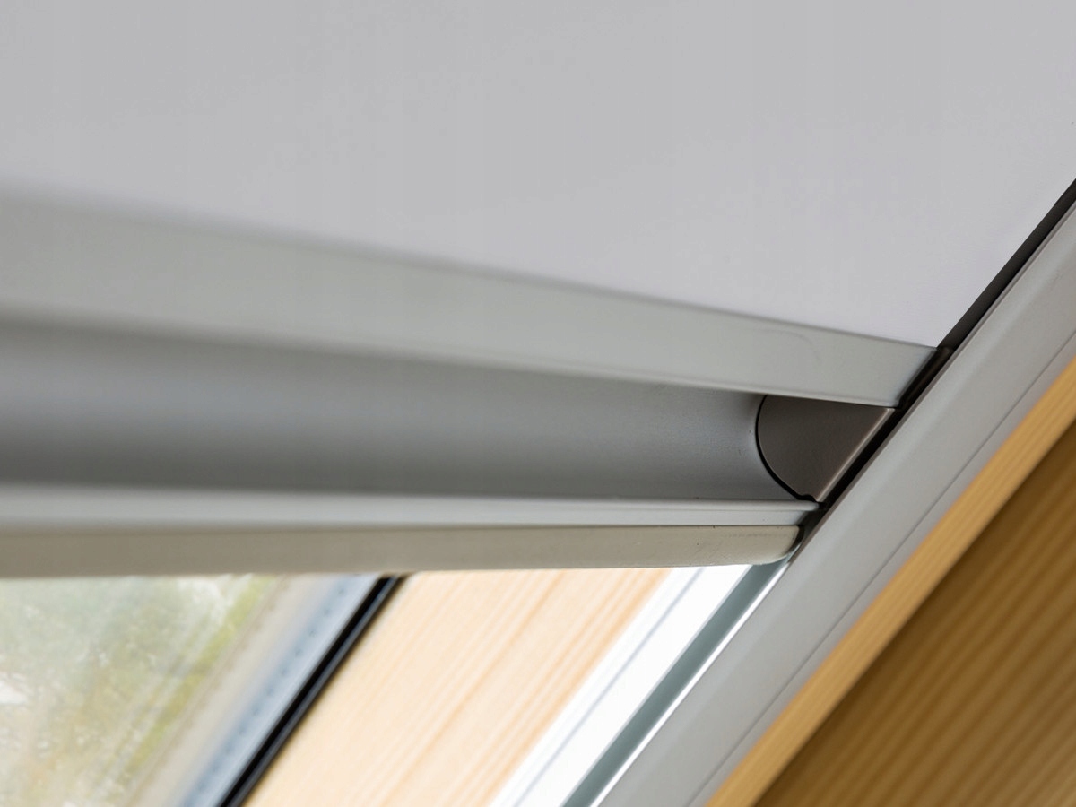 ORYGINALNA Roleta Fakro ARF 78x118 zaciemniająca Marka FAKRO