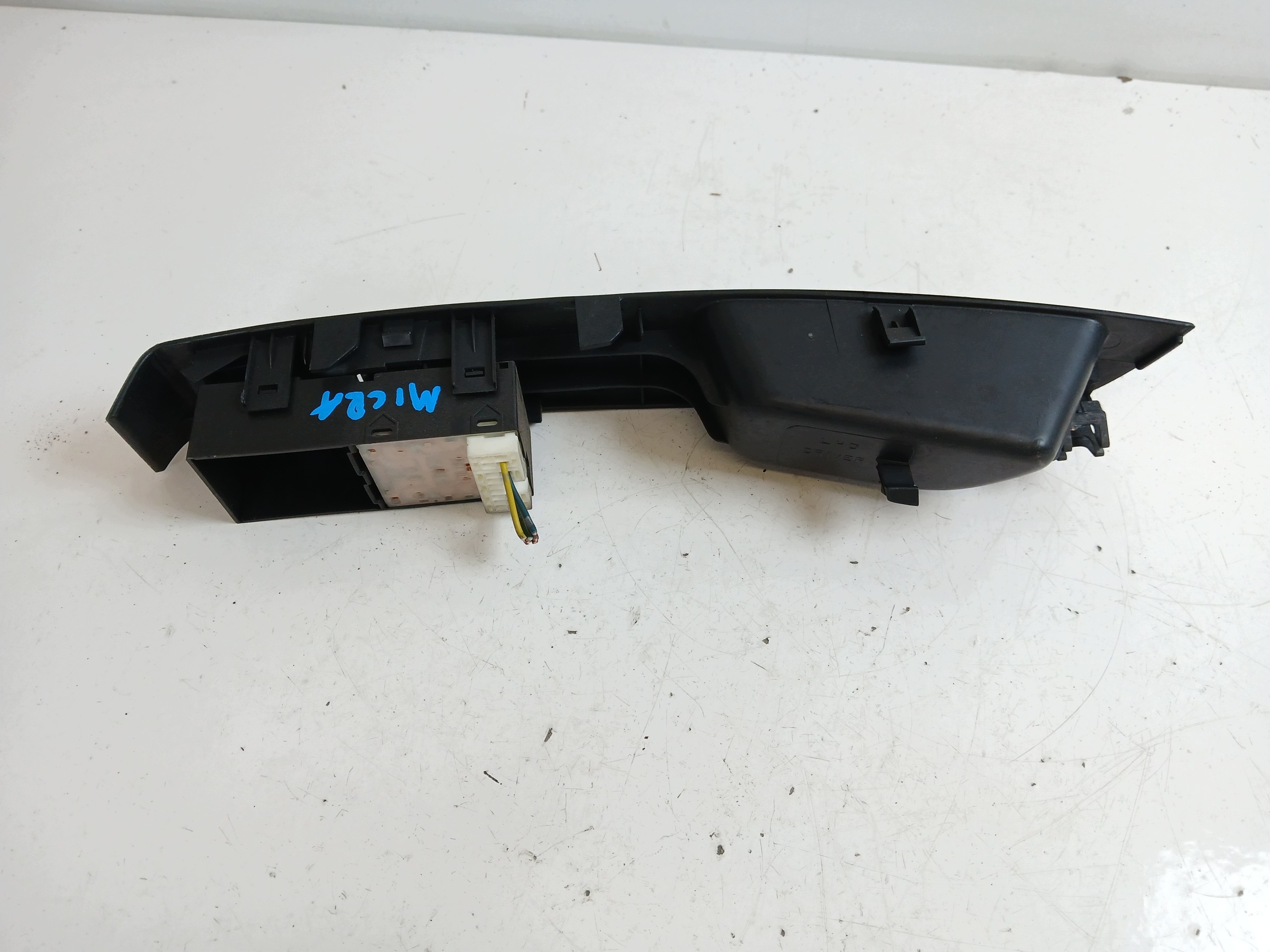 NISSAN MICRA K12 PANEL prozora lijevi prednji dio