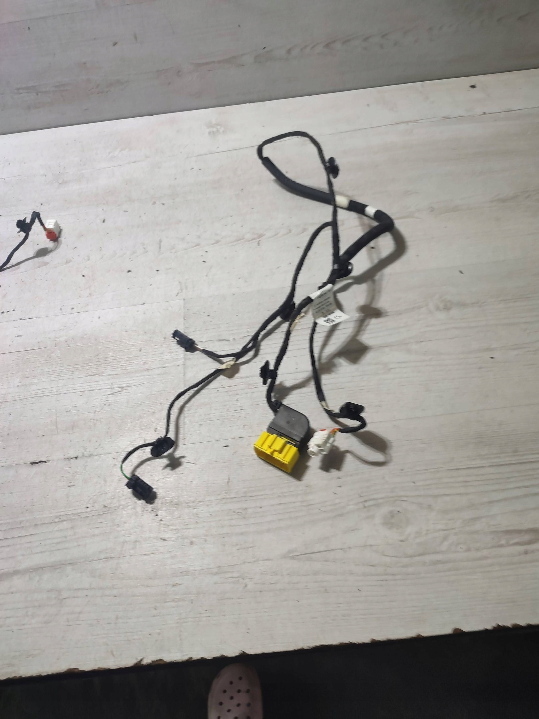 Peugeot 2008 II 2020 front side right bundle przewodow door przednich