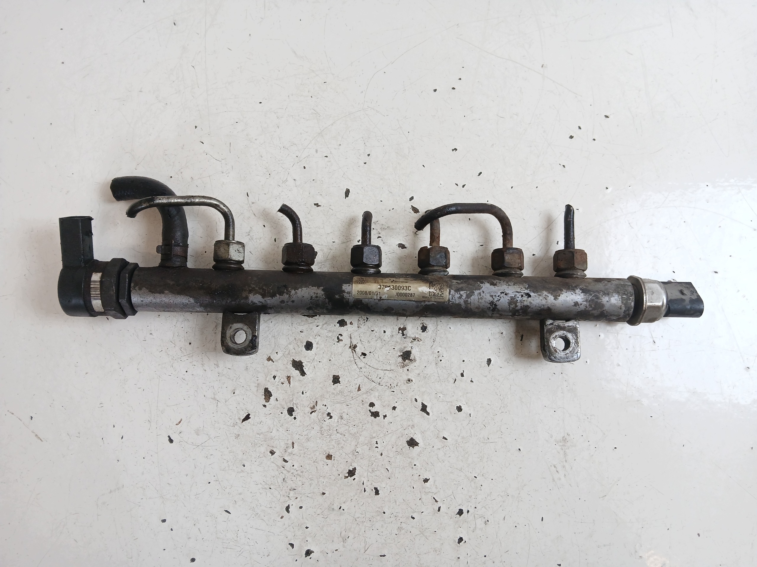 VW CRAFTER and 2.5 TDI injection ramp 076130093C sensor 057130764E