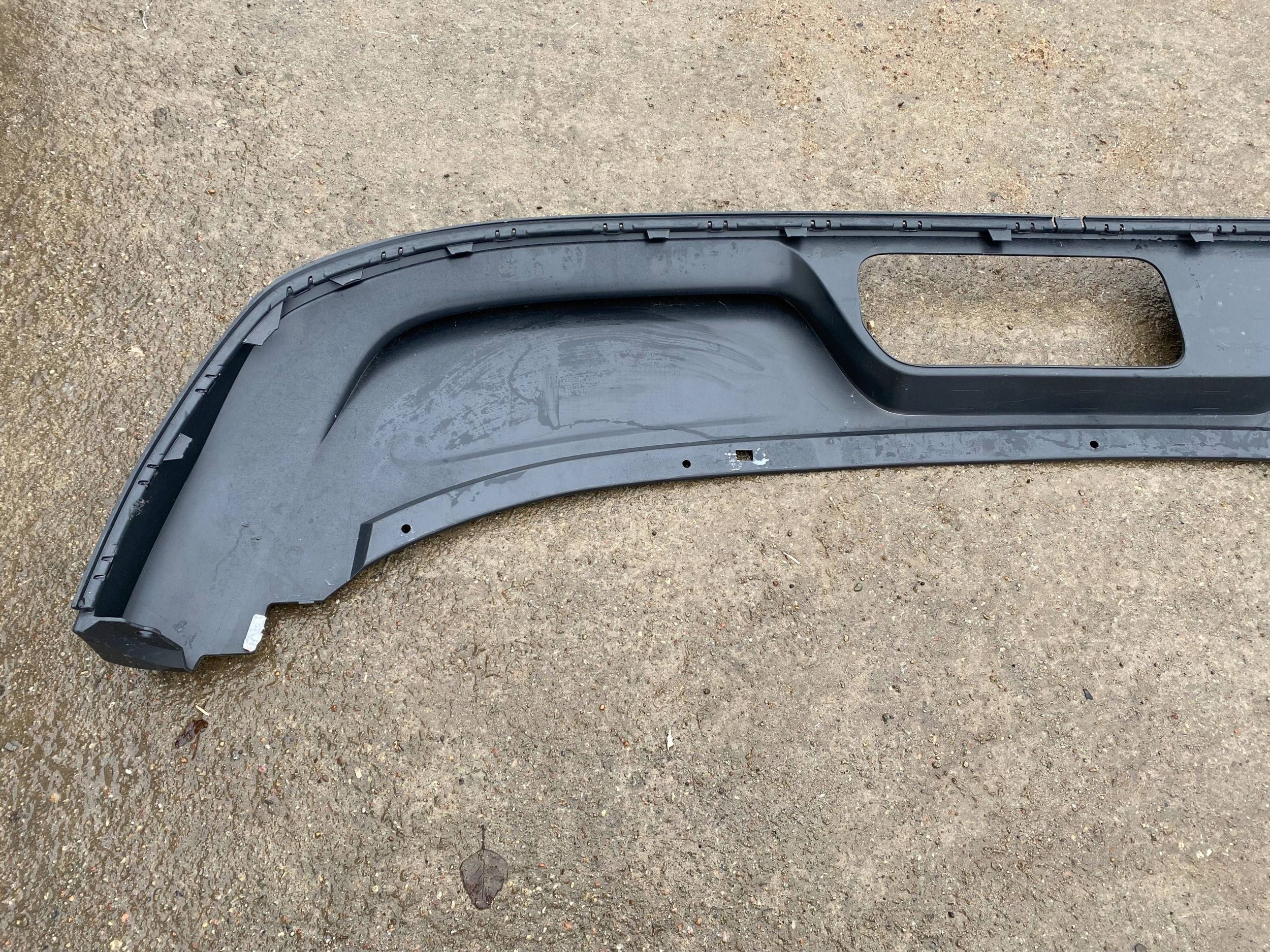 VW ID BUZZ modanatura diffusore spoiler Paraurti posteriore posteriore 1T3807568