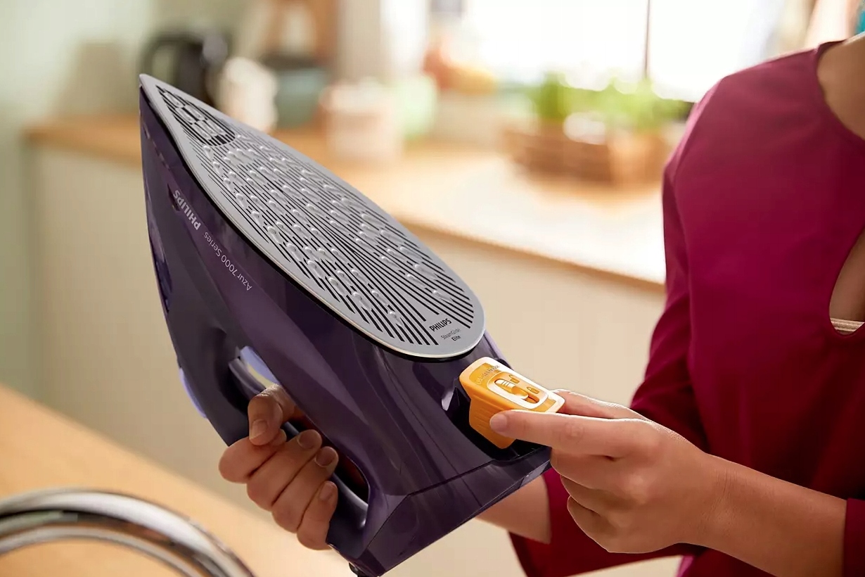 Żelazko parowe Philips DST7051/30 2800 W 50g/min SteamGlide Elite Kolor dominujący fioletowy