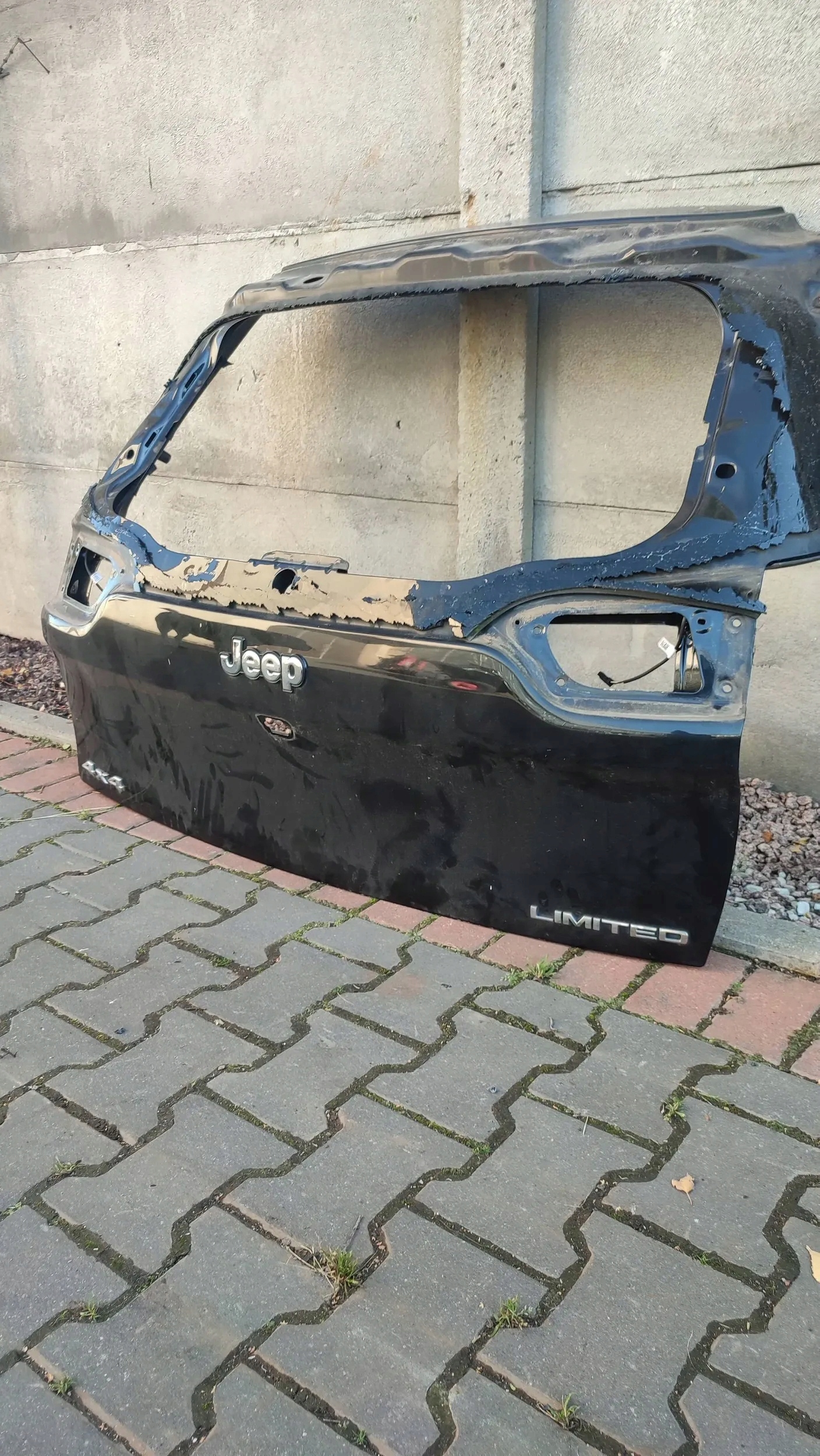 Jeep Cherokee 2015 trunk door boot rear part