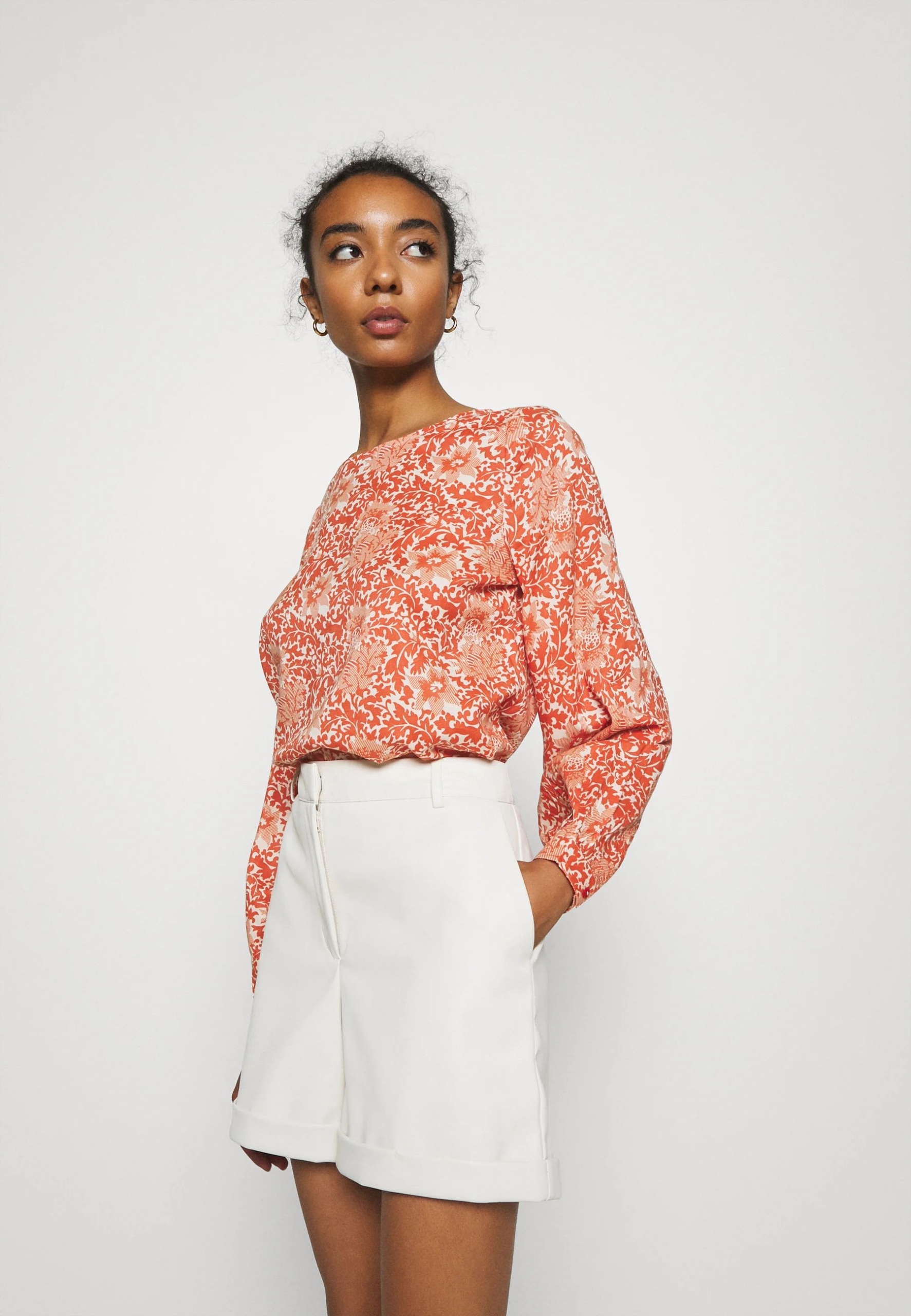 Yas Yasdamask O Neck Košile velikost 38