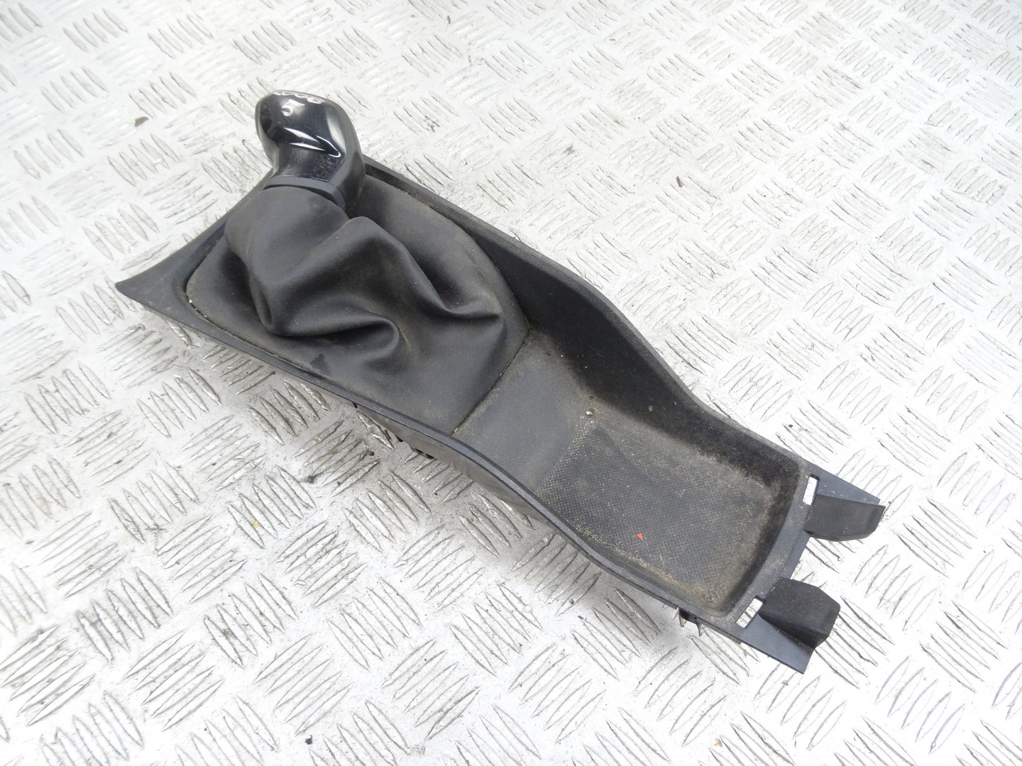 PEUGEOT 2008 РУЧКА СИЛЬФОНА В ЗБОРІ