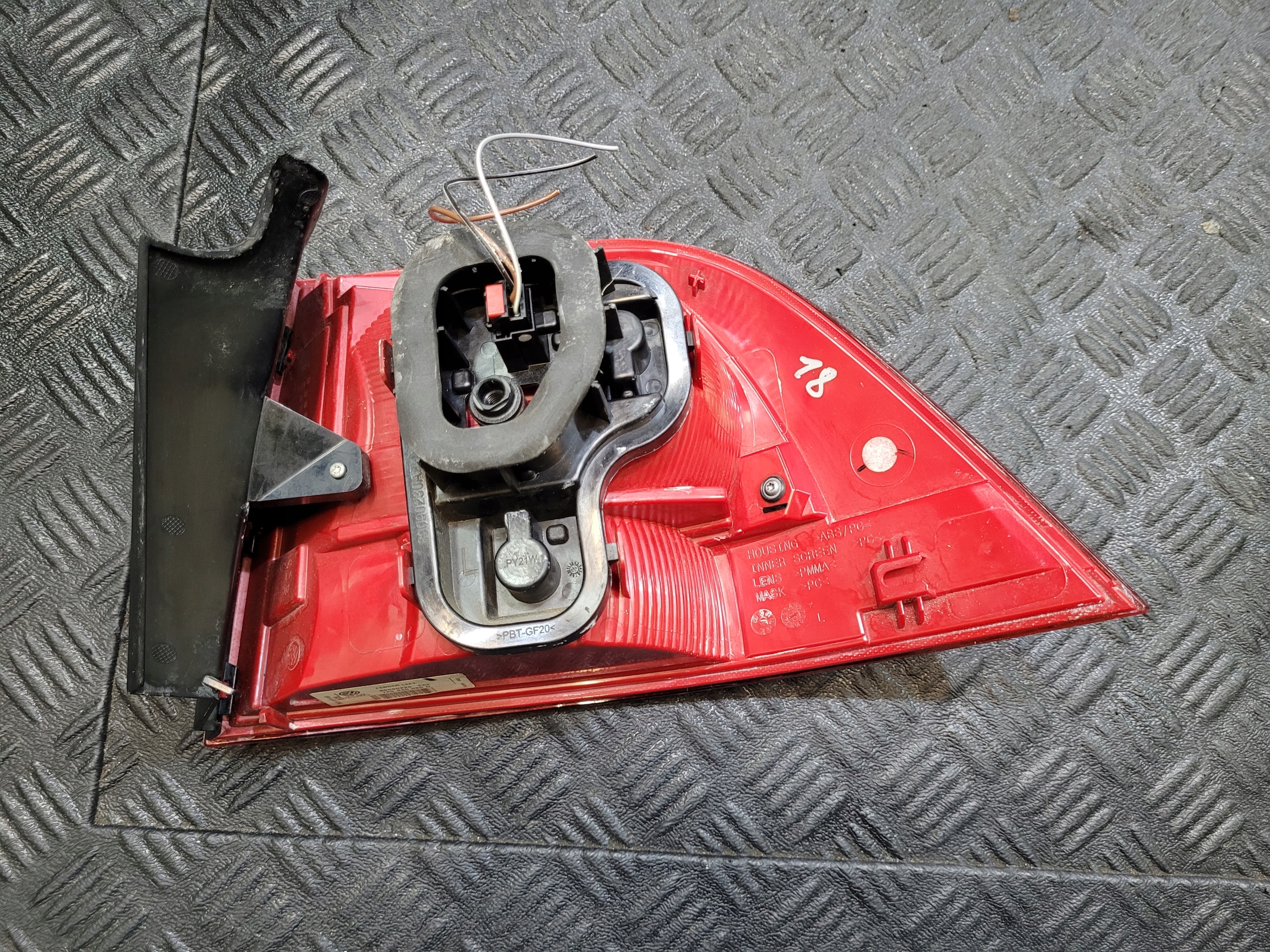 light rear part left rear left 7P6945095D VW TOUAREG II 2 7P