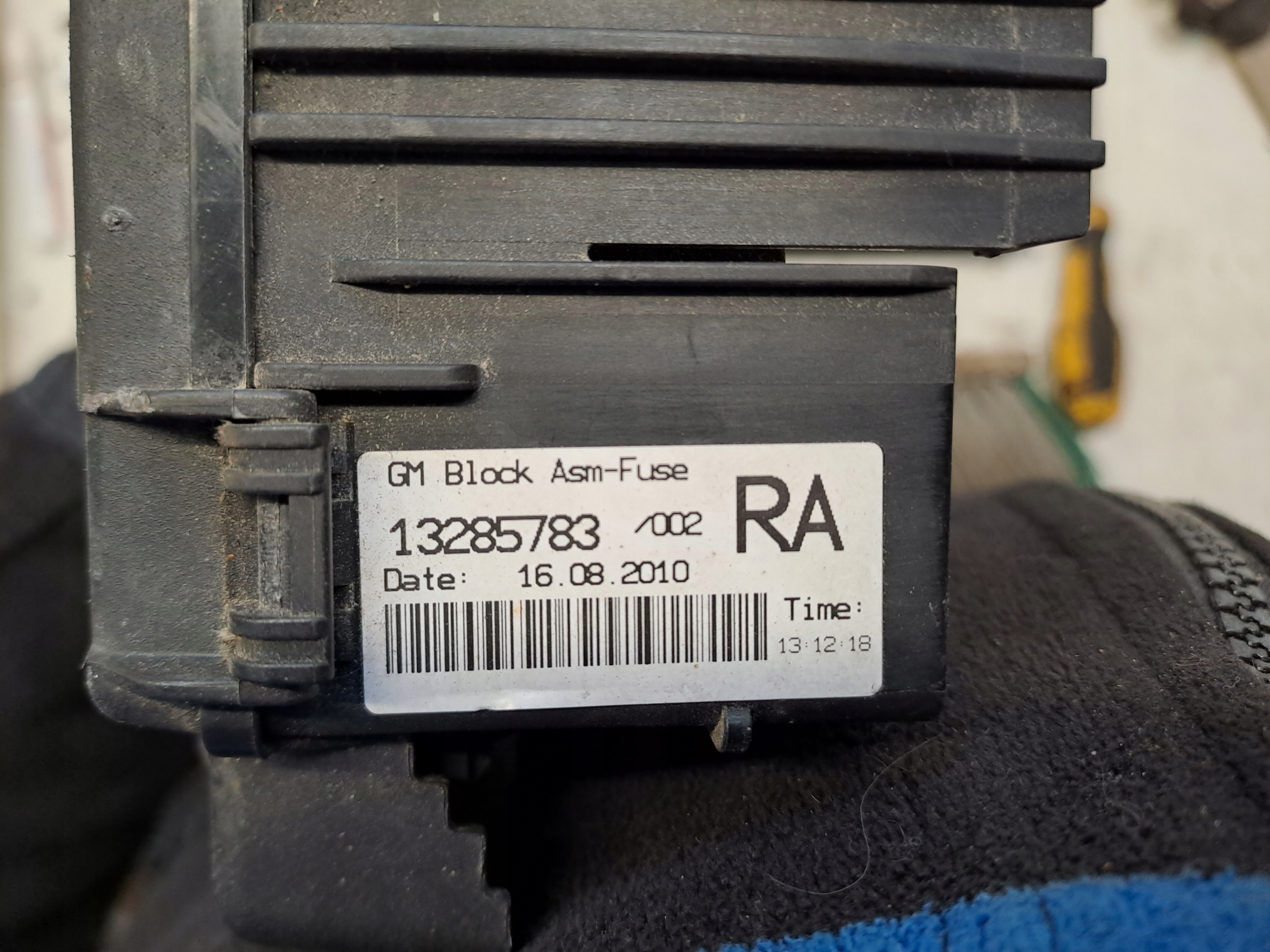 Klemme akumulatora 13285783 Opel Meriva B