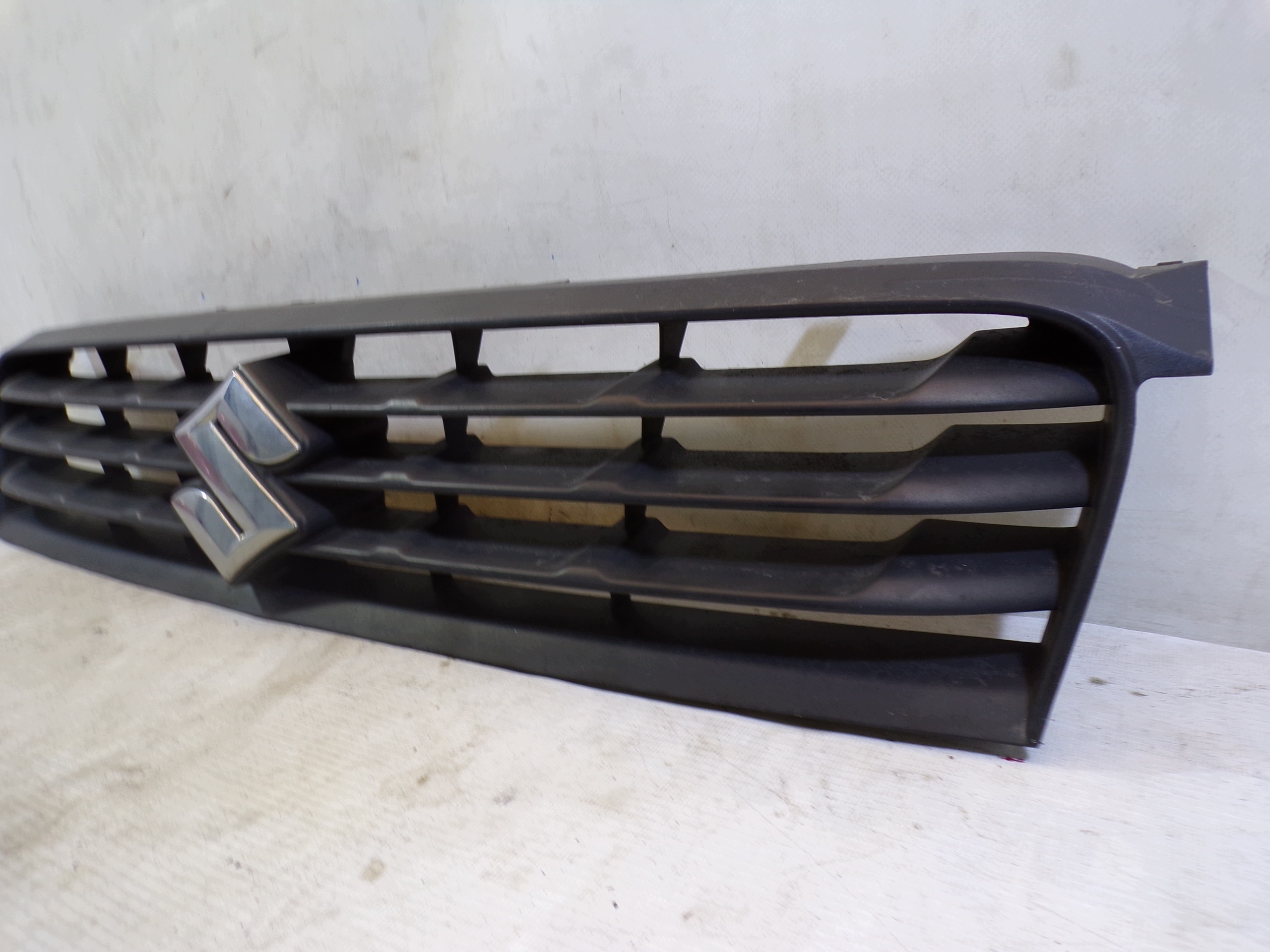 grill grille radiator SUZUKI SPLASH