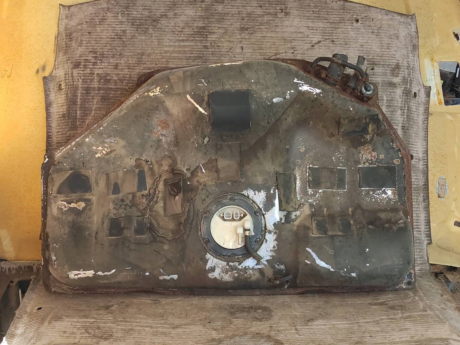 БАК ТОПЛИВНЫЙ БАК + НАСОС MAXIMA IV 2.0 16V