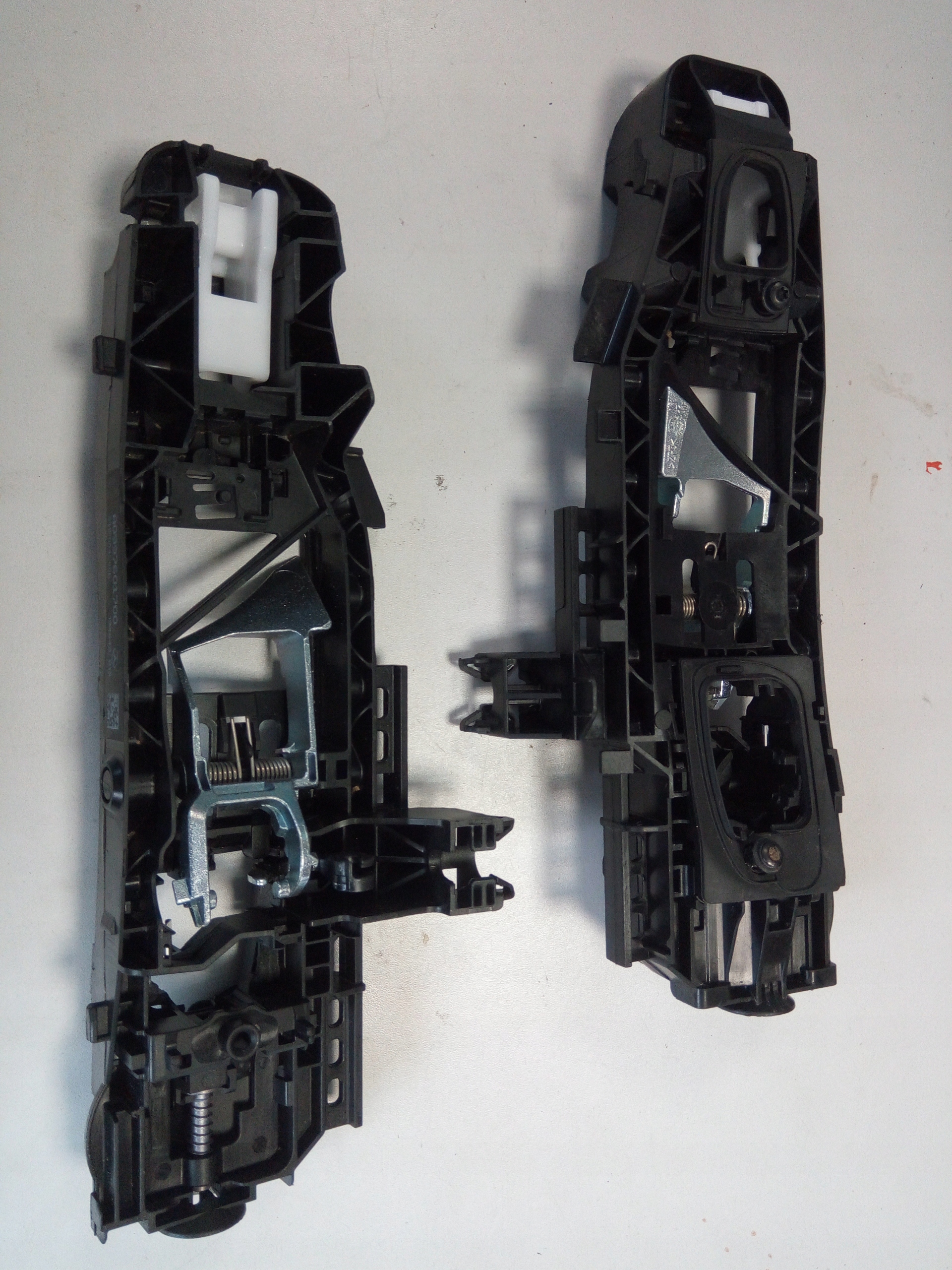 0997601700 A0997601500 - Підстава ручки Мерседес В205 В253 вибір *