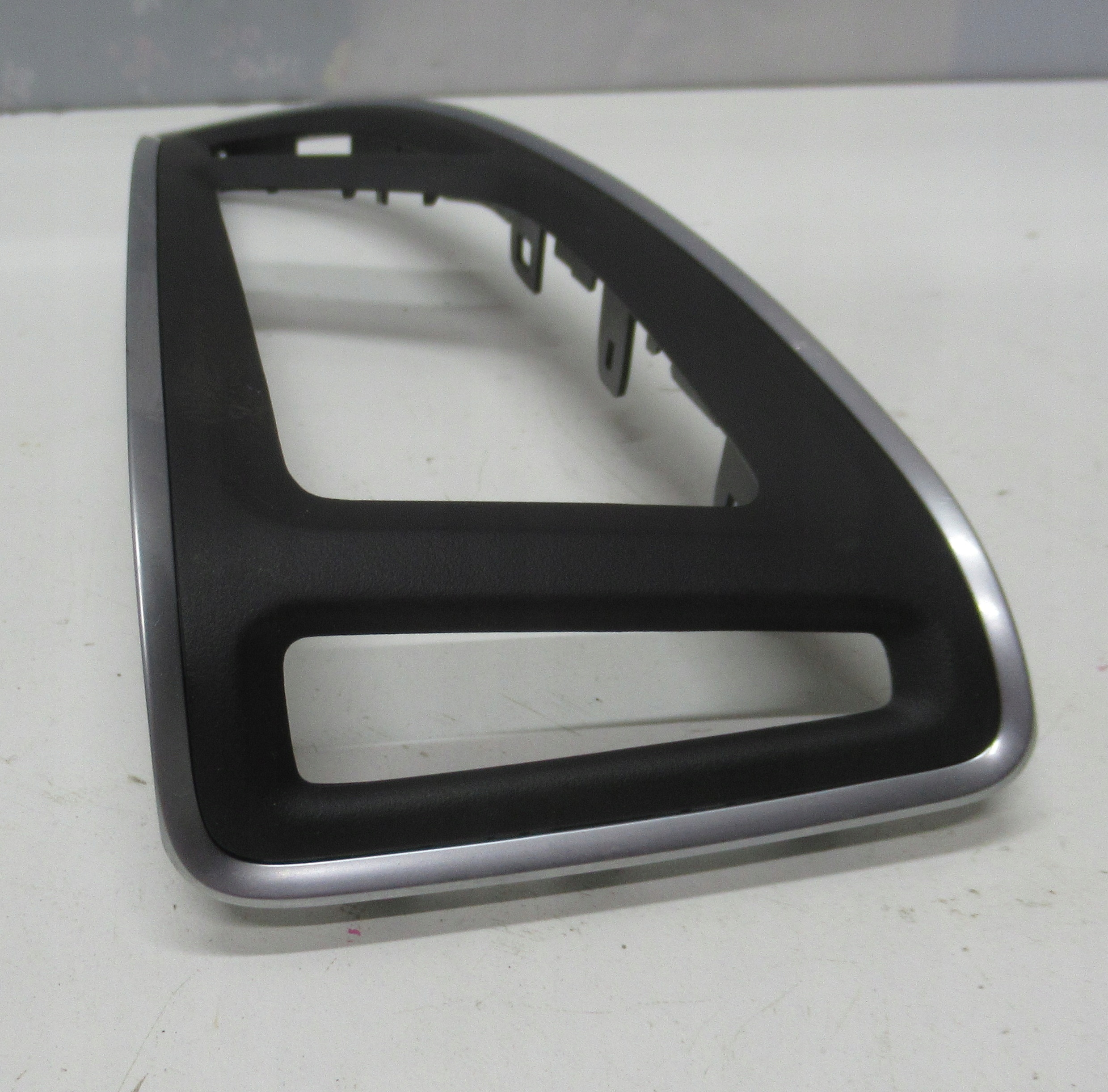 FORD FOCUS MK3 14R RAMKA OBUDOWA KRATKI NAWIEWU