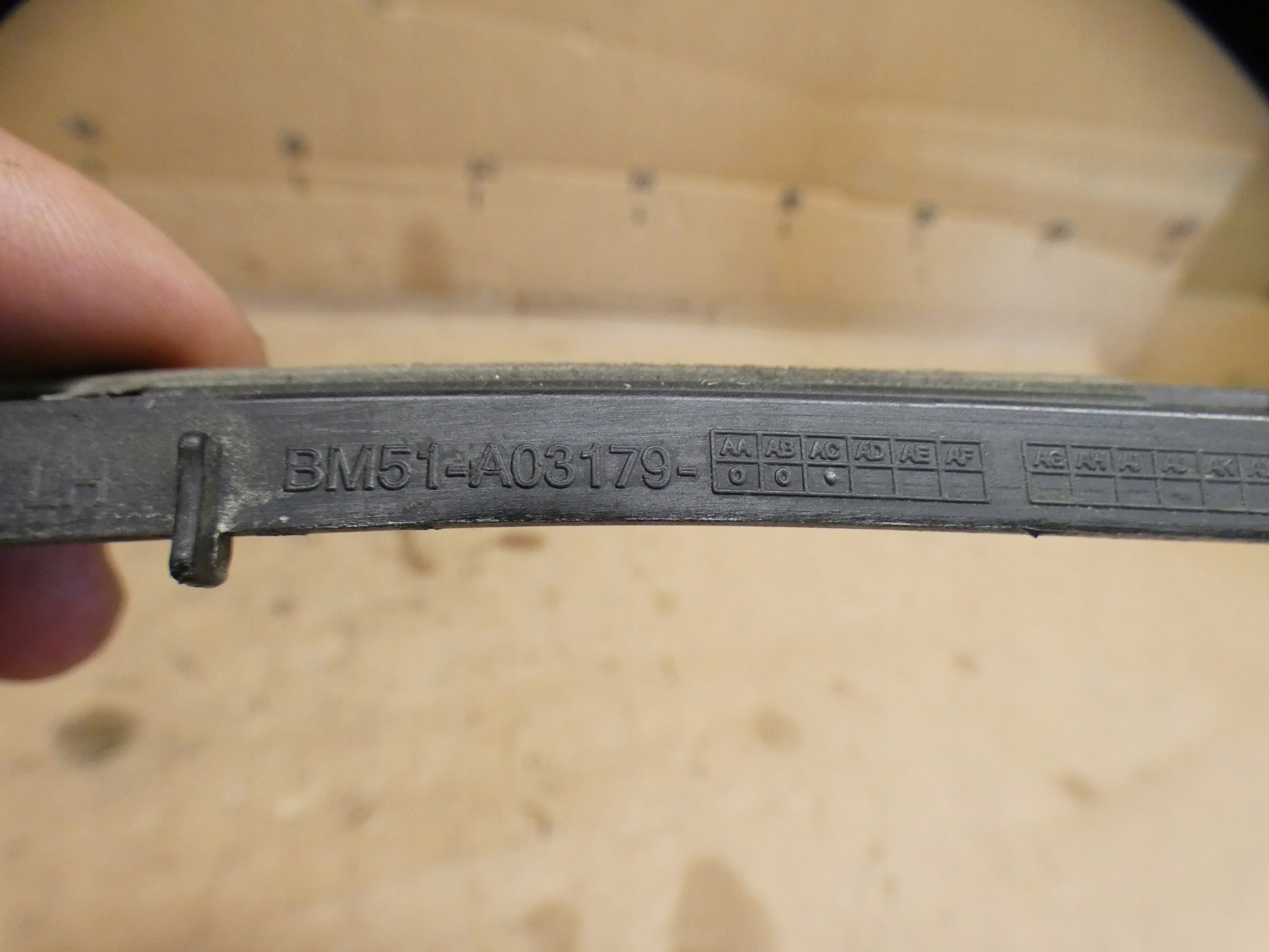 FORD FOCUS MK3 LIFT HB moulding PRZY SZYBIE left