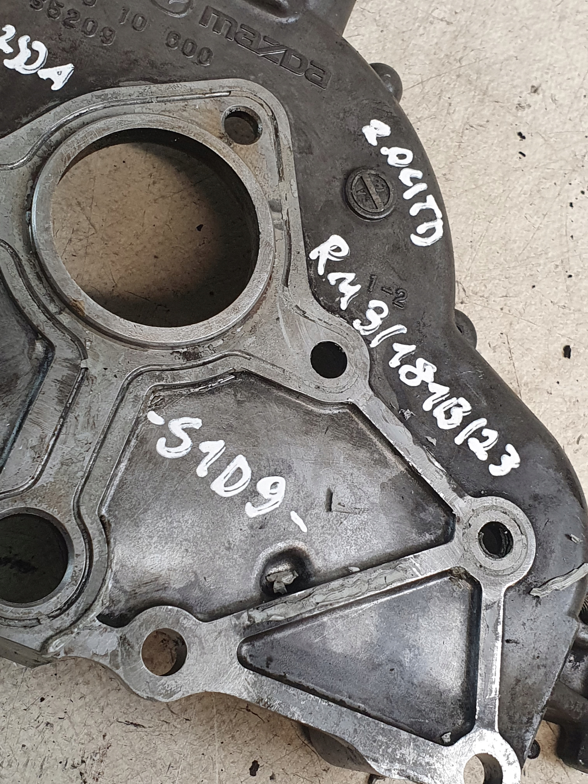 Blende Abdeckung Abdeckung des Zahnrads OE RF7J10600 MAZDA 6 VI 2.0 CITD