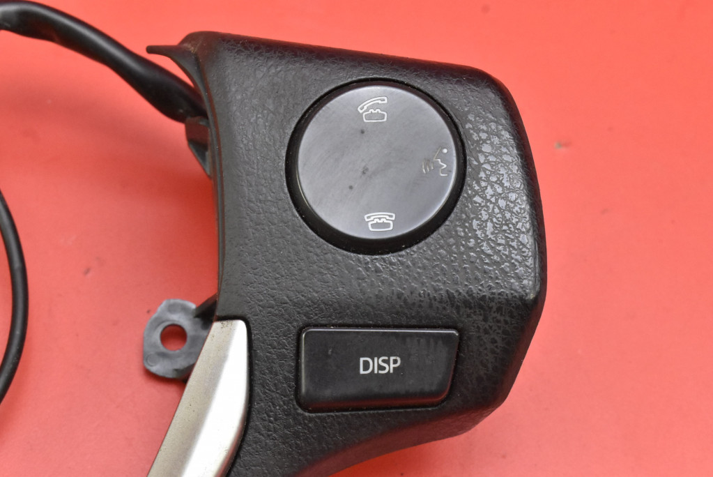 Commandes Volant MULTIFUNKCJA F70CS1321 TOYOTA AURIS 2 II 12-15