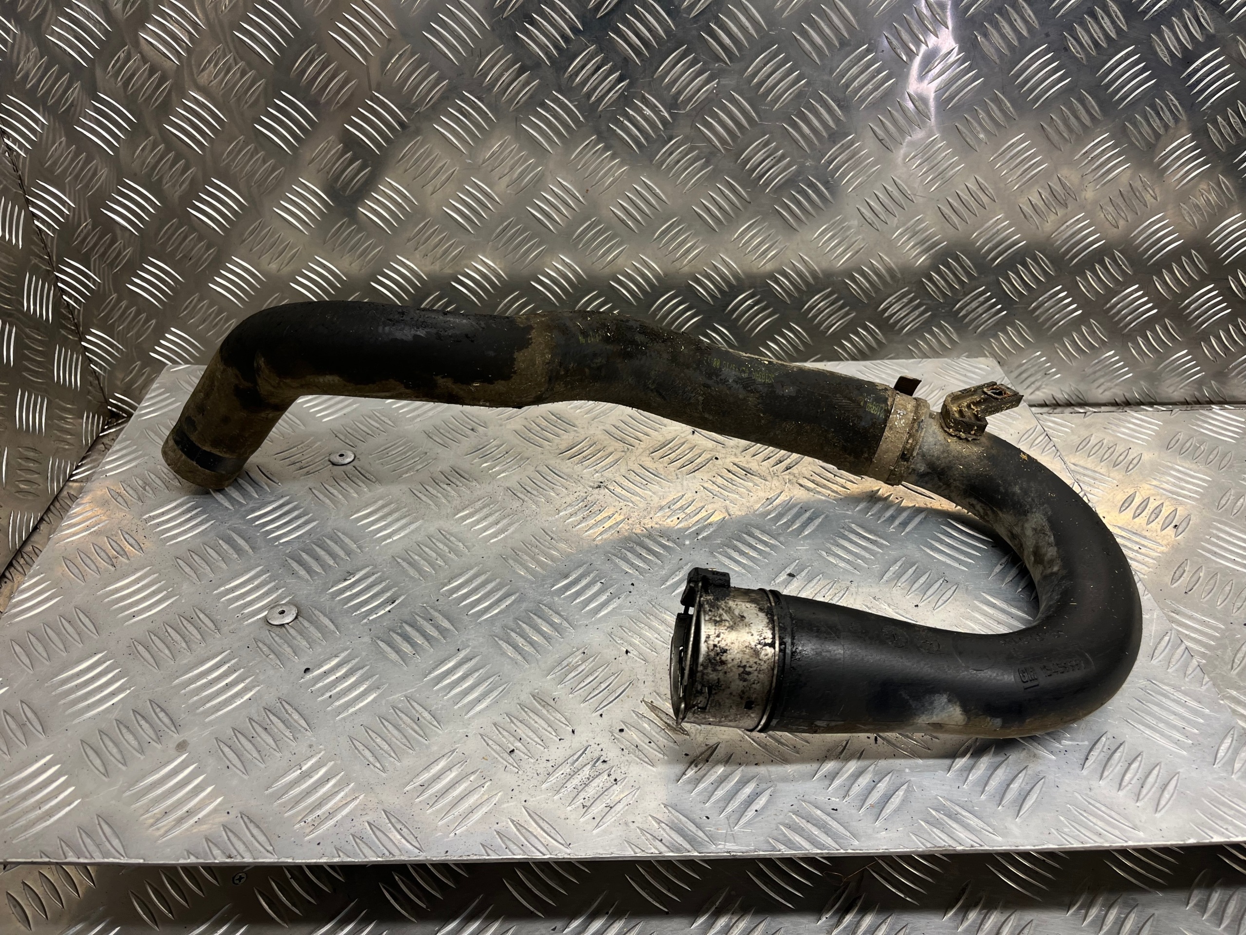 cső, csővezeték cső intercooler turbó OPEL CORSA E 13439991