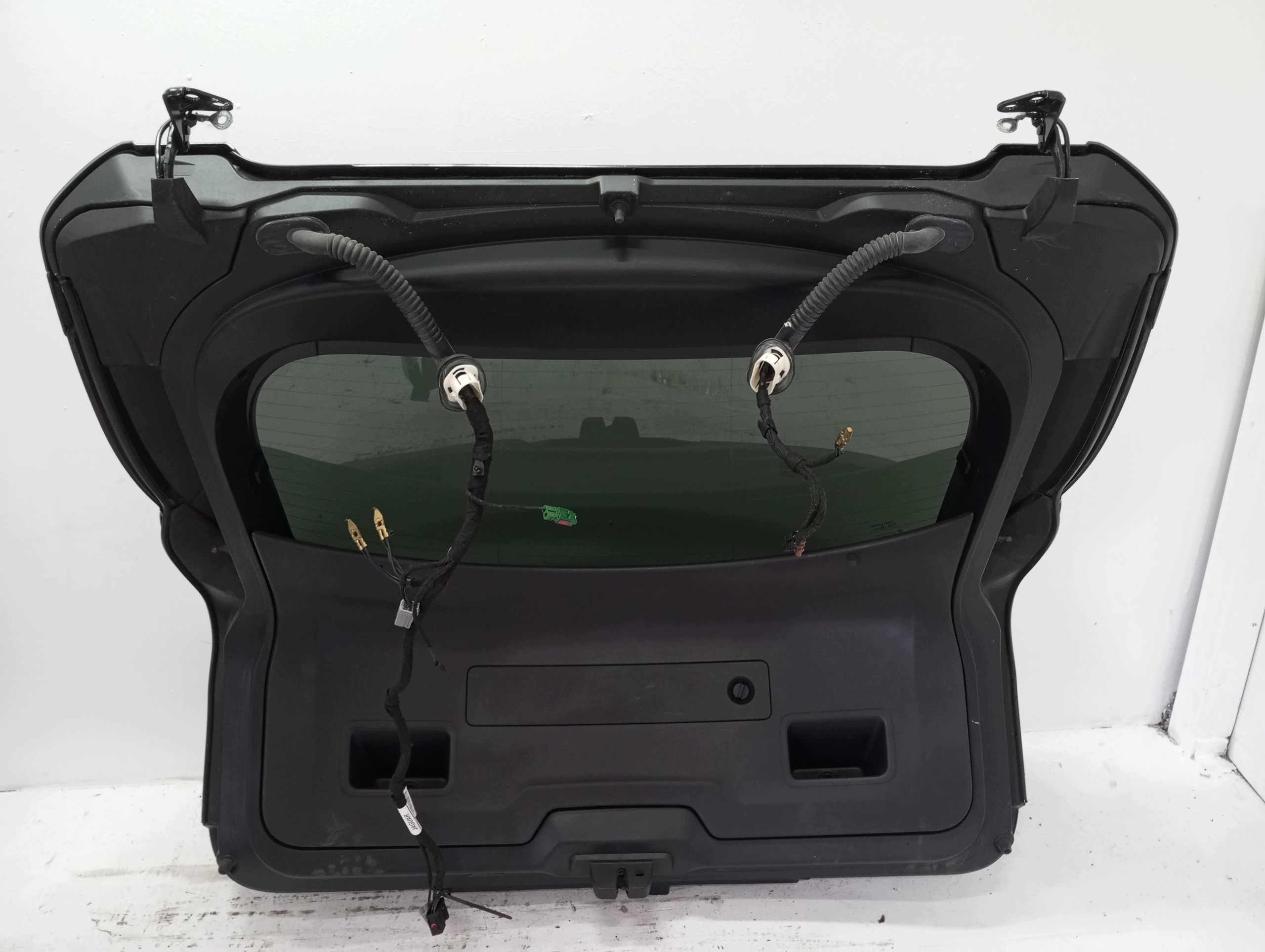 boot doors JAGUAR and PACE 18R below KAMERE LKH CORRIS GREY
