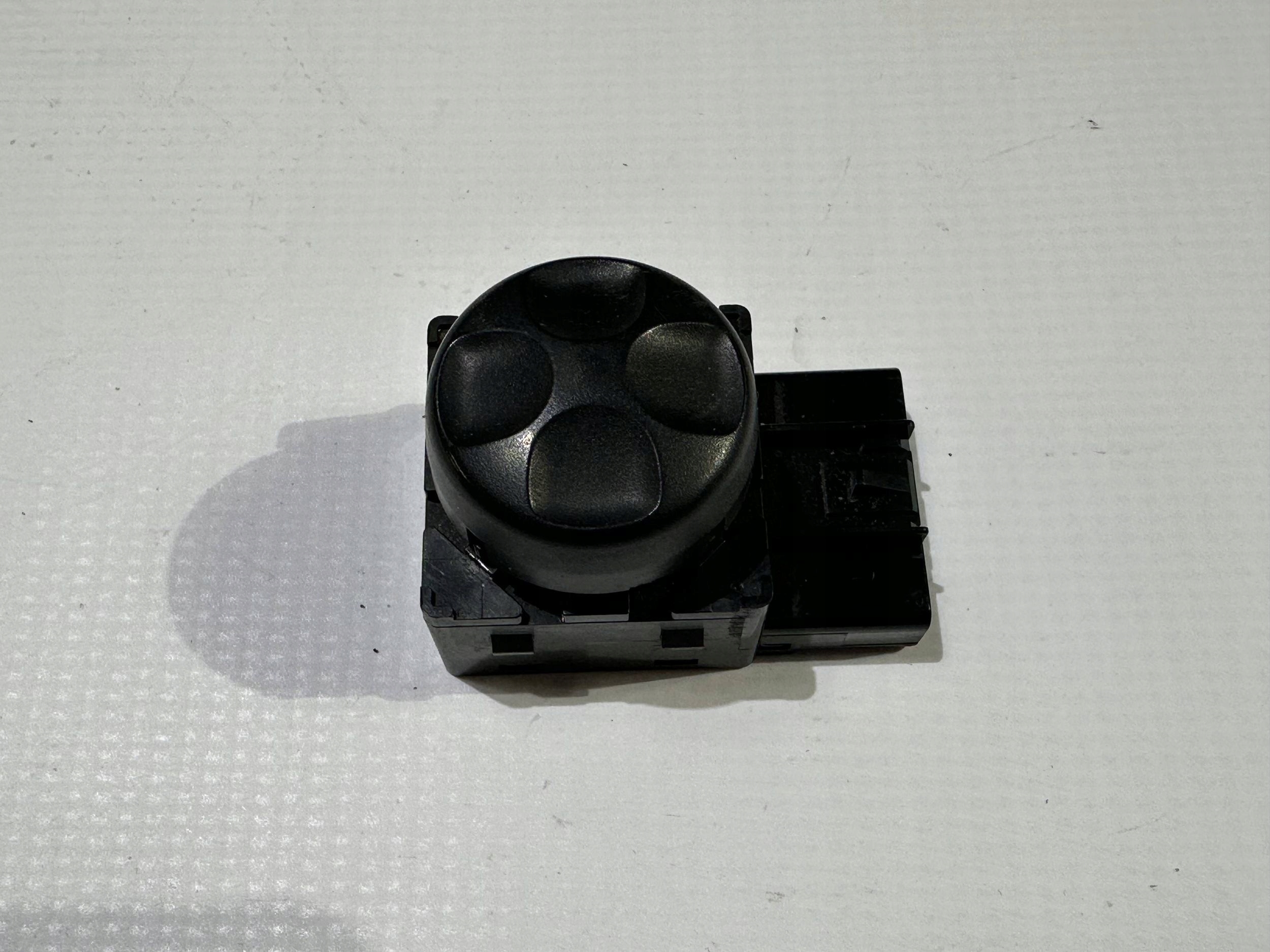 switch button control seat driver´s Dodge Durango 2011+
