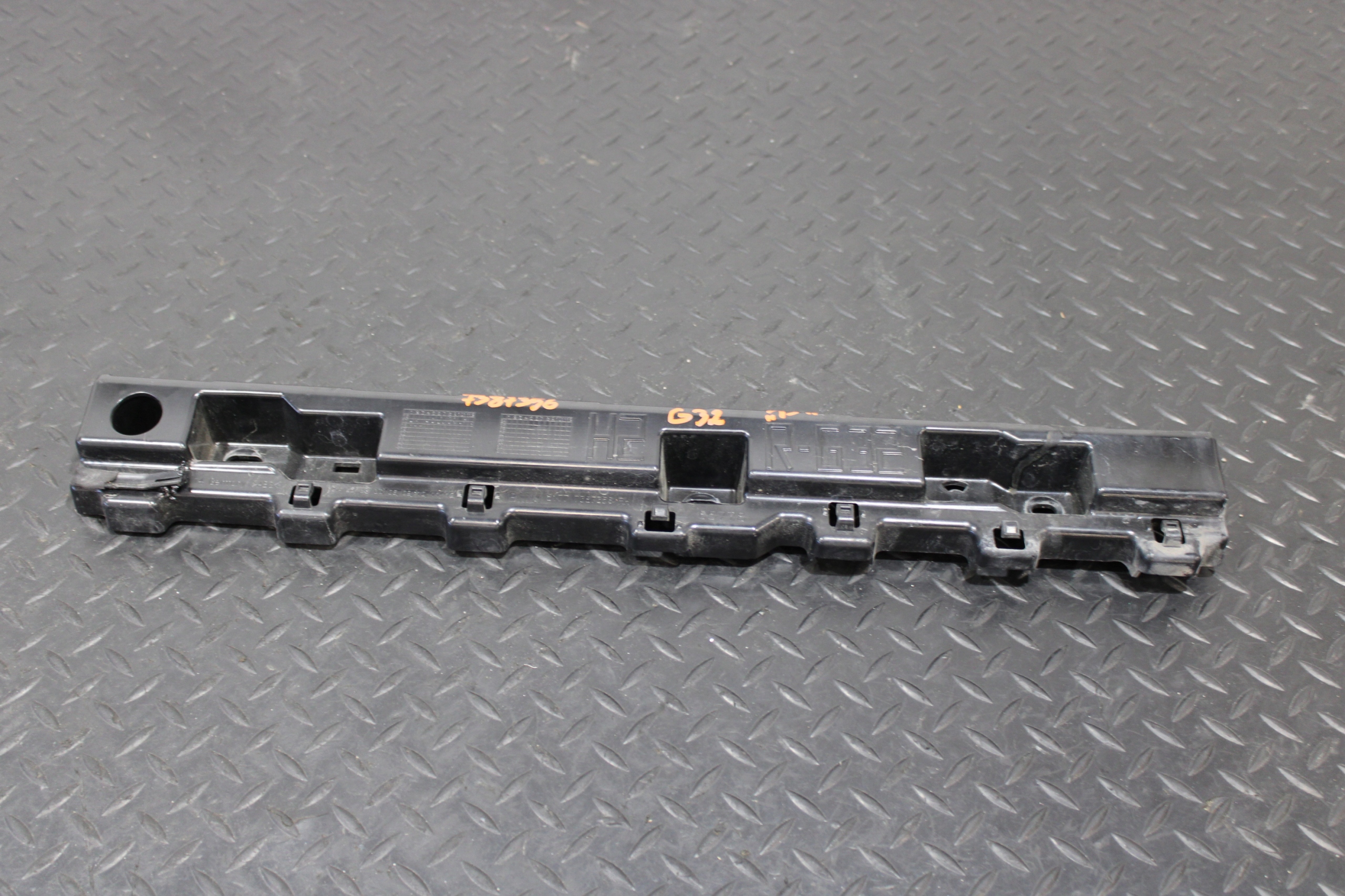 Support Support plaque Jupes Droite BMW 6 GT G32 7387356