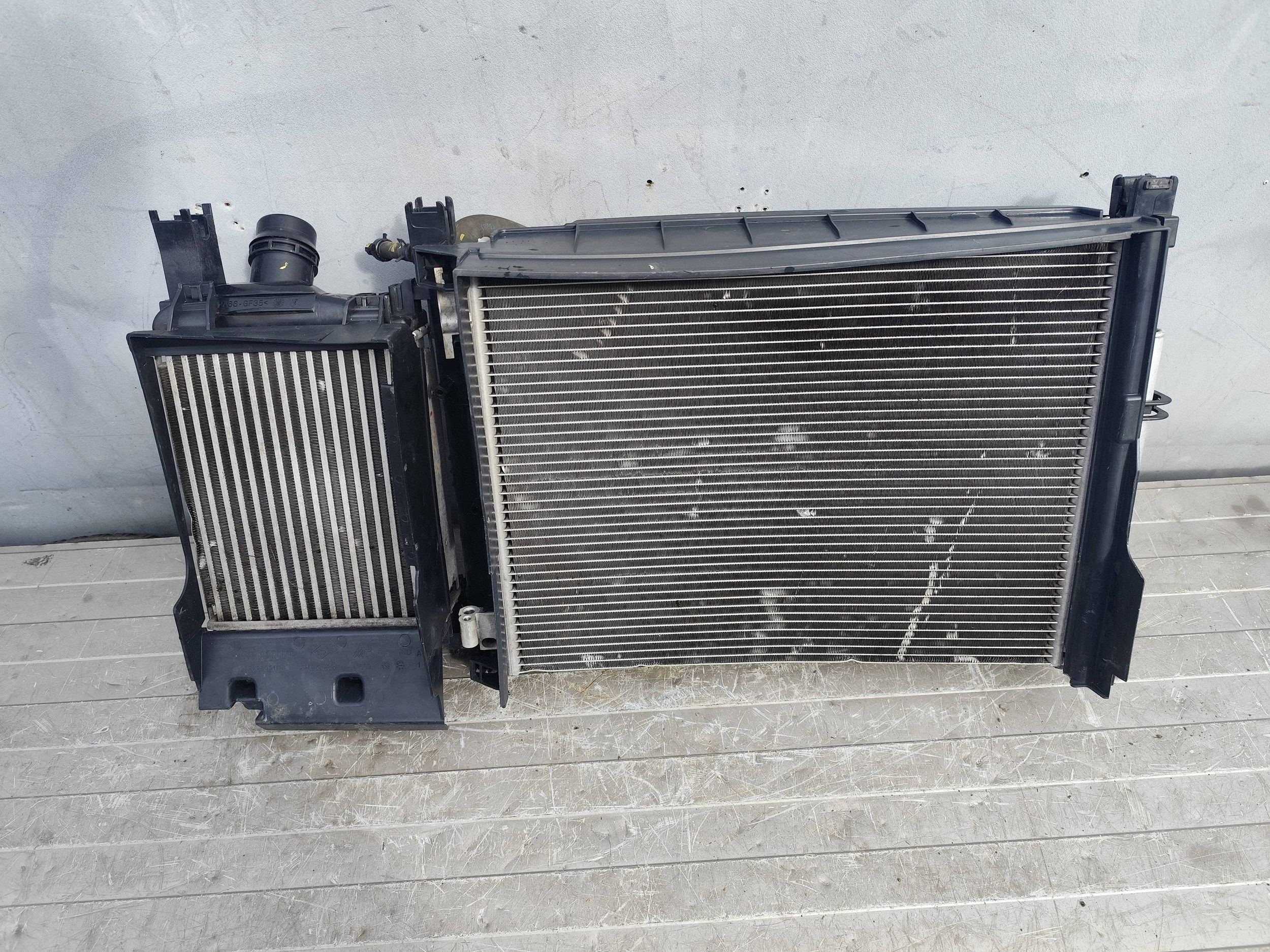 DACIA DUSTER II LIFT support panel for radiators radiator KOMPLET DEMONTAZ