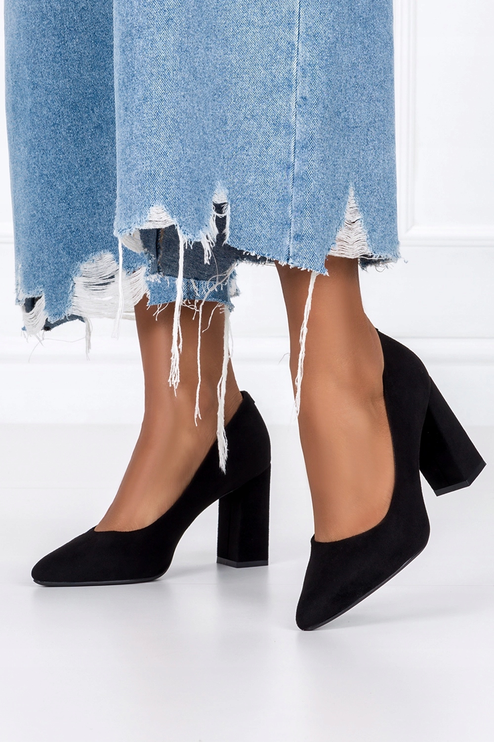 CZÓŁENKA DAMSKIE NA OBCASIE SŁUPKU KLASYCZNE MODNE NOSEK SZPIC r 39 Płeć kobieta