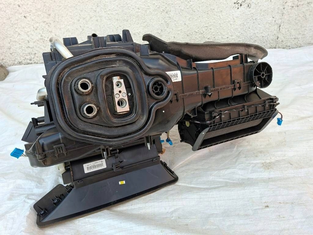 Audi A3 S3 8V 2015 корпус нагреватель 5q1820005ae