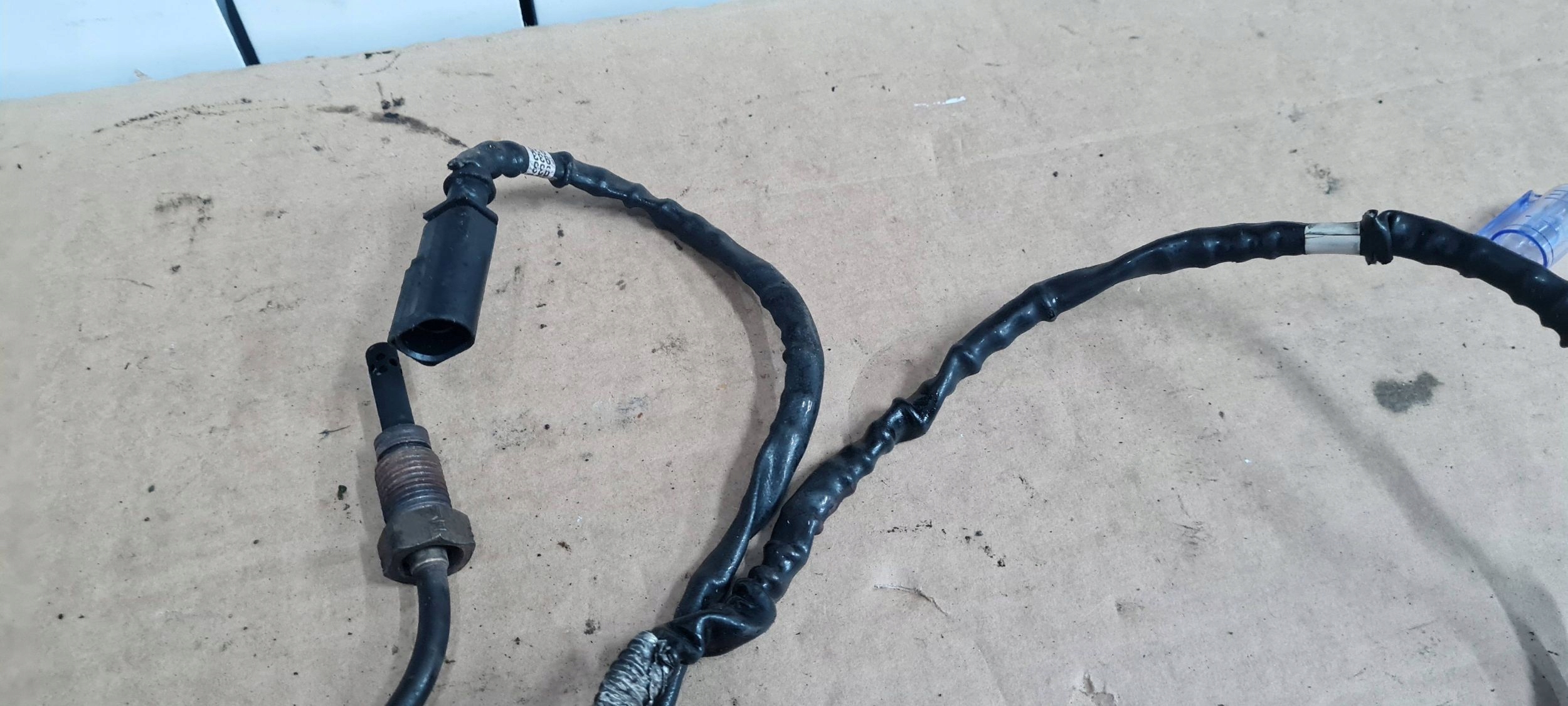 A4 B9 8W Sensor TEMPERATURYSPALIN 2.0 TDI 04L906088E LEON A3 8V