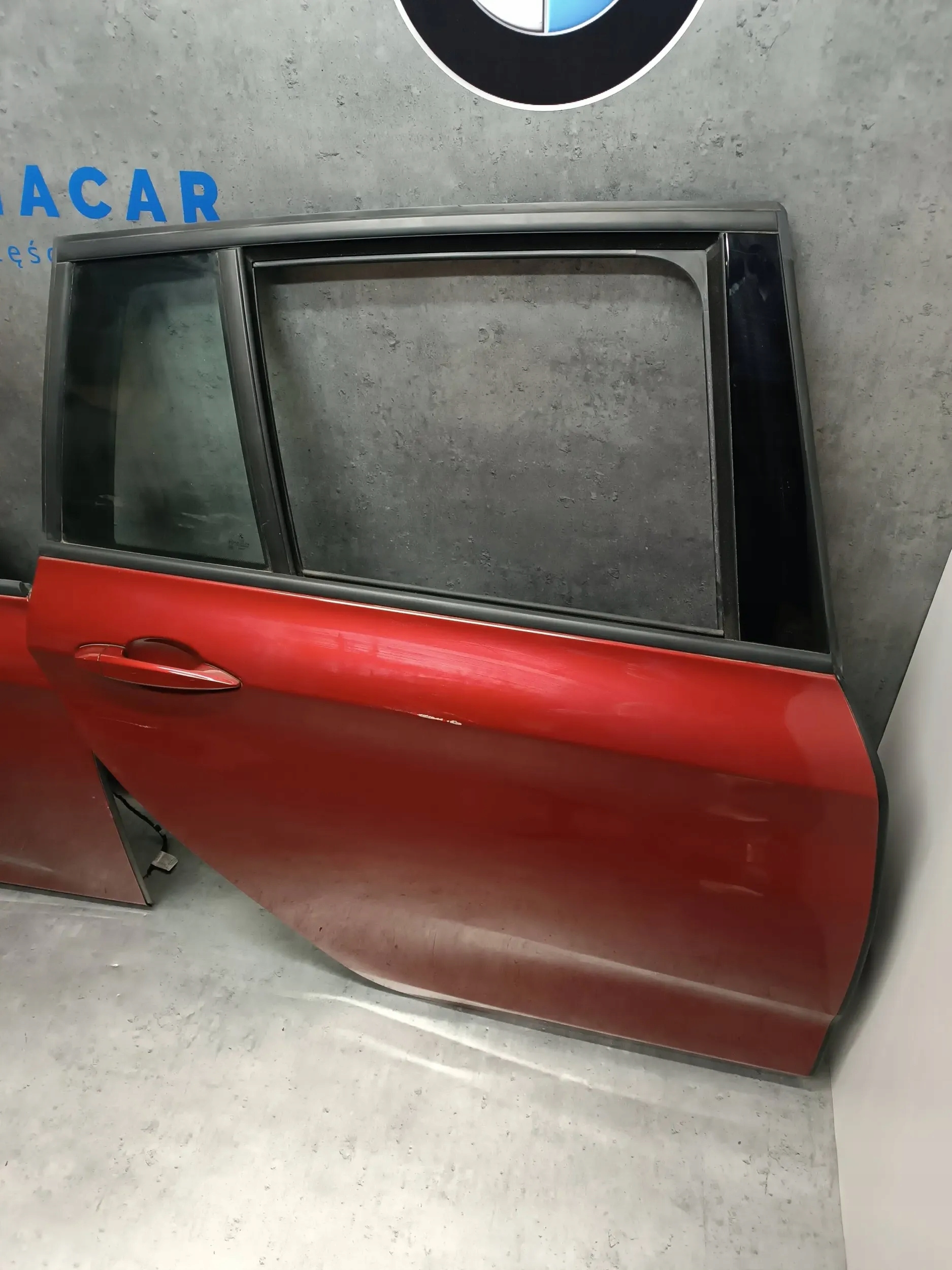 BMW 2 F46 DRZWI PRAWE TYŁ KOL.C06 Numer katalogowy części PRI3664