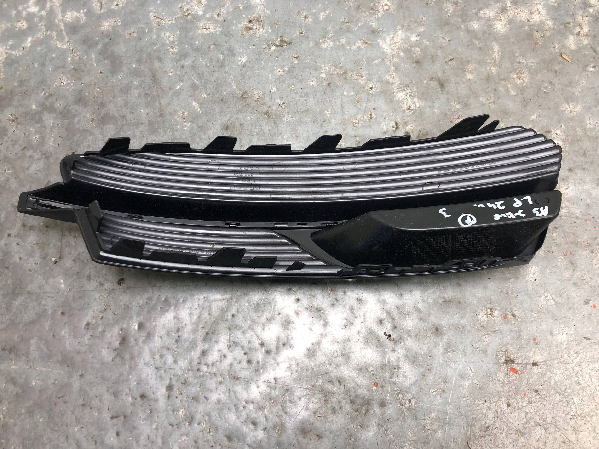 grid of a bumper left front AUDI A3 8V S-LINE 8V4807681A